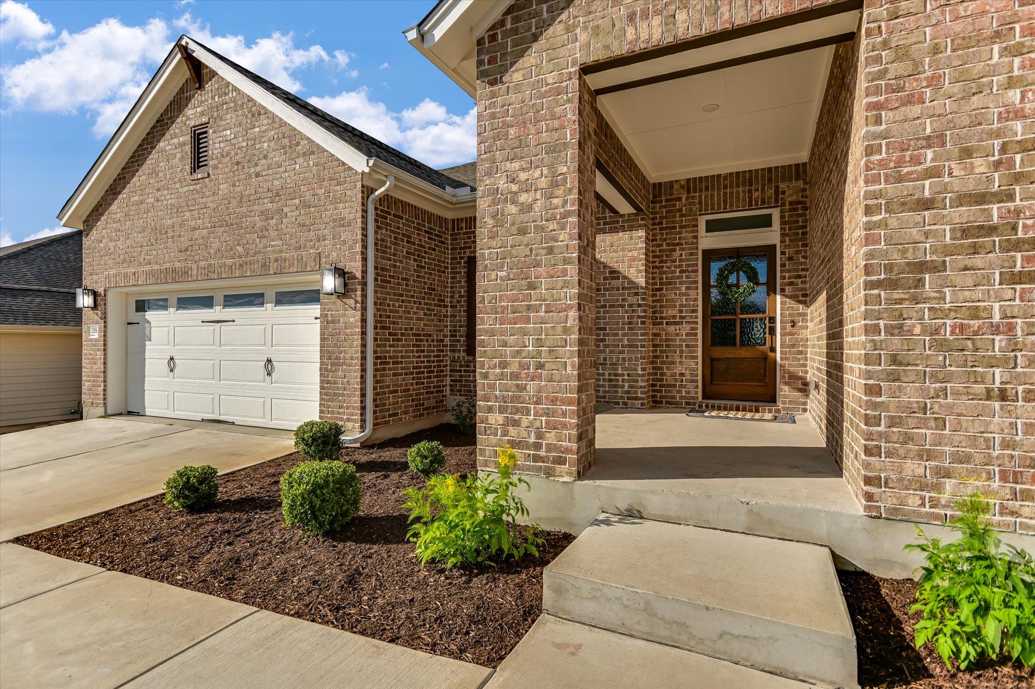 289 Helena Ln, Kyle, TX 78640