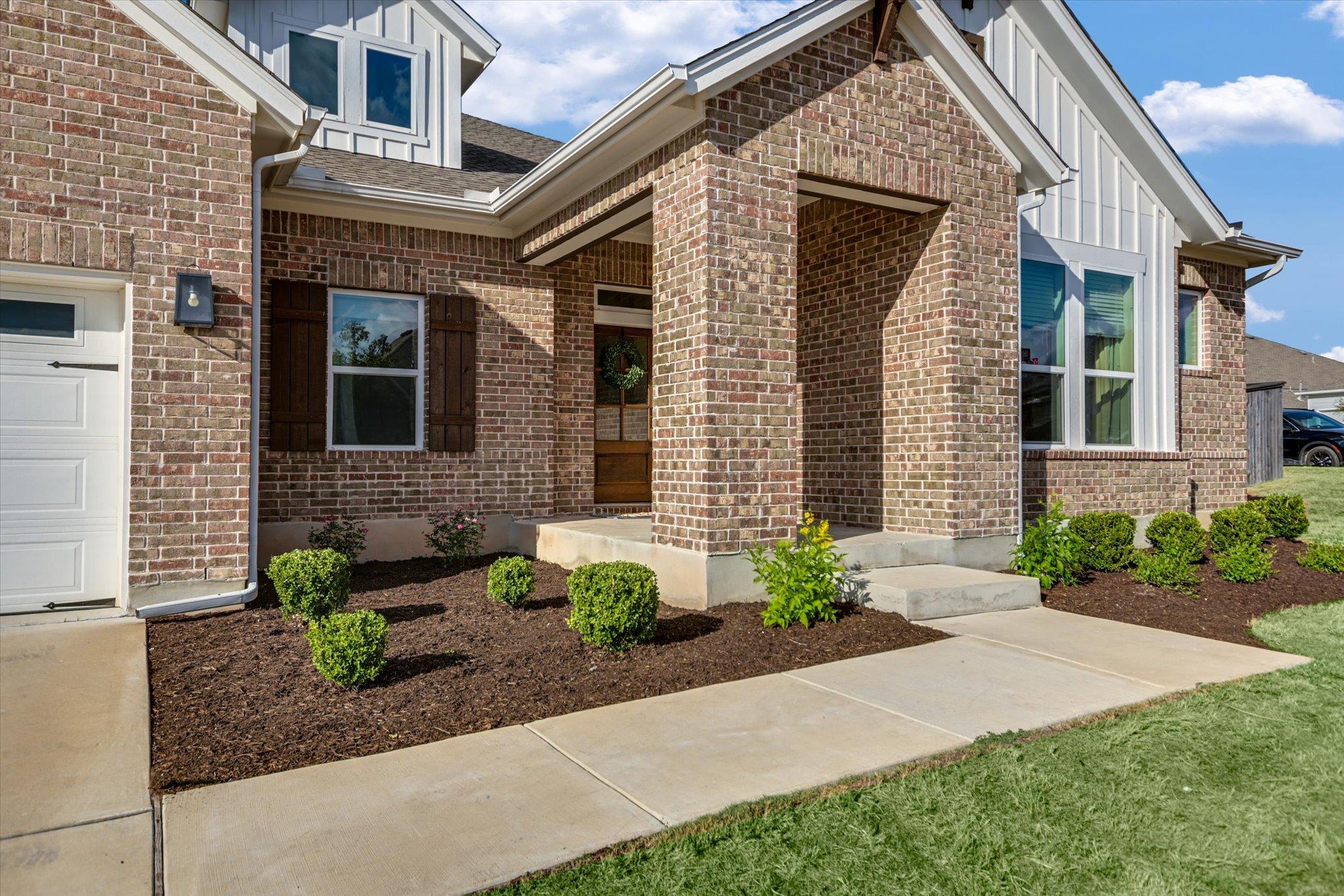 289 Helena Ln, Kyle, TX 78640