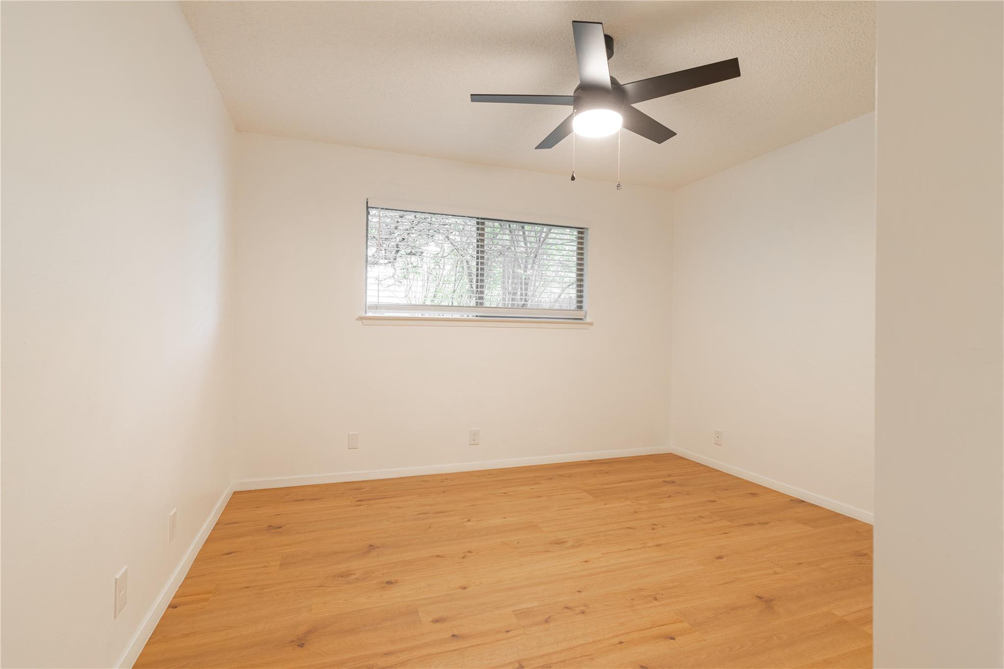 100 Nicole Cv # B, Round Rock, TX 78664