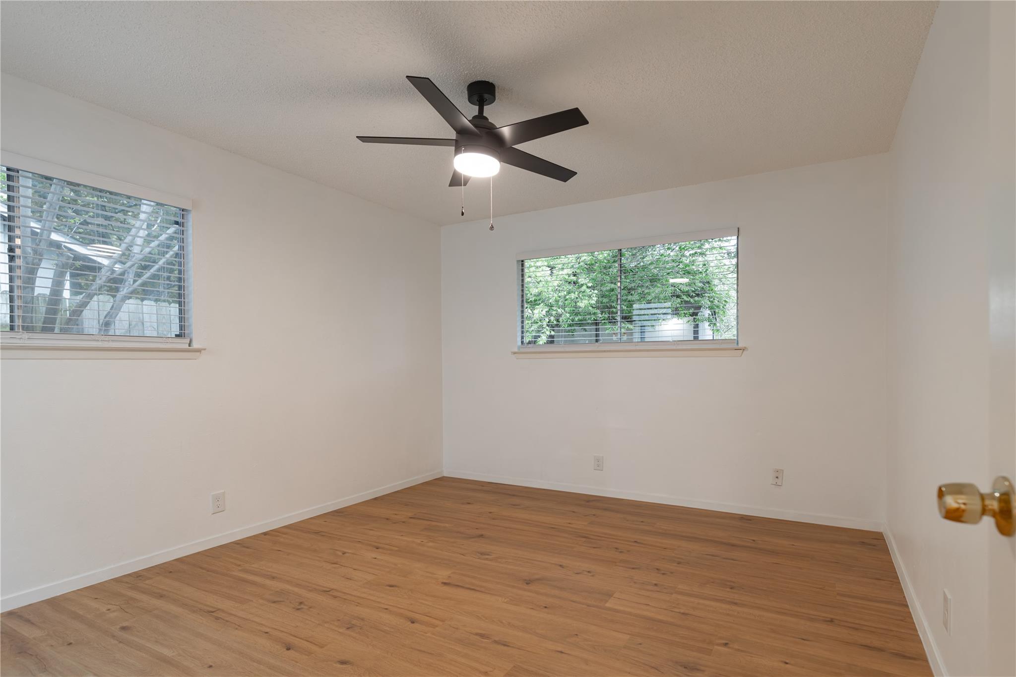 100 Nicole Cv # B, Round Rock, TX 78664