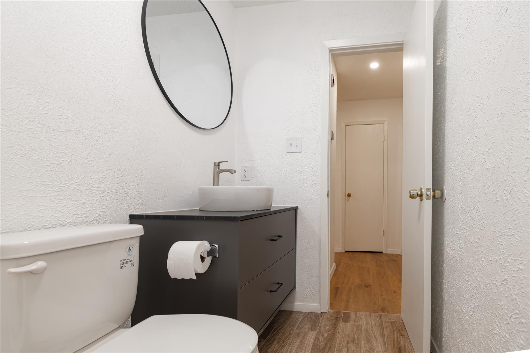 100 Nicole Cv # B, Round Rock, TX 78664