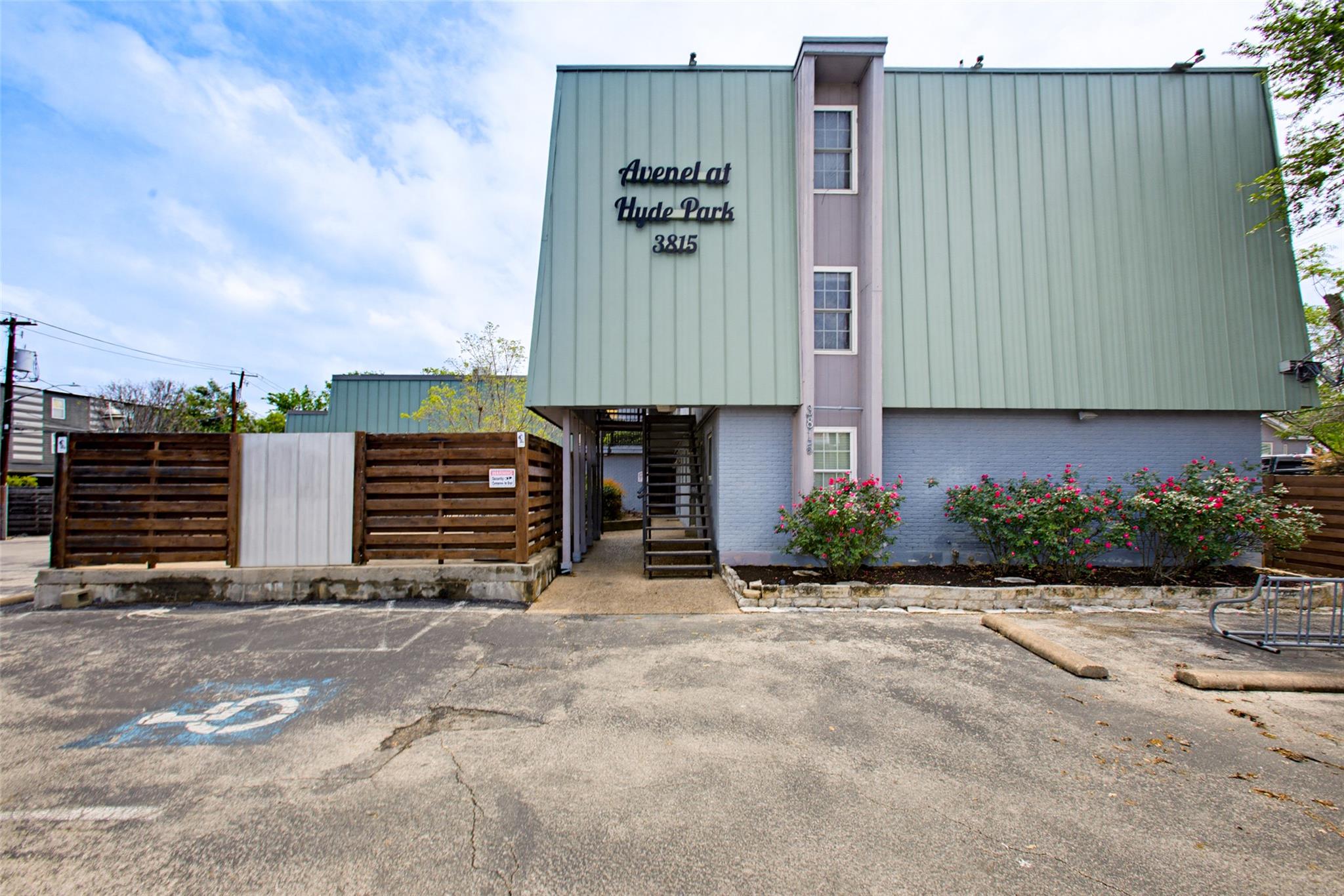 3815 Guadalupe St # 208, Austin, TX 78751