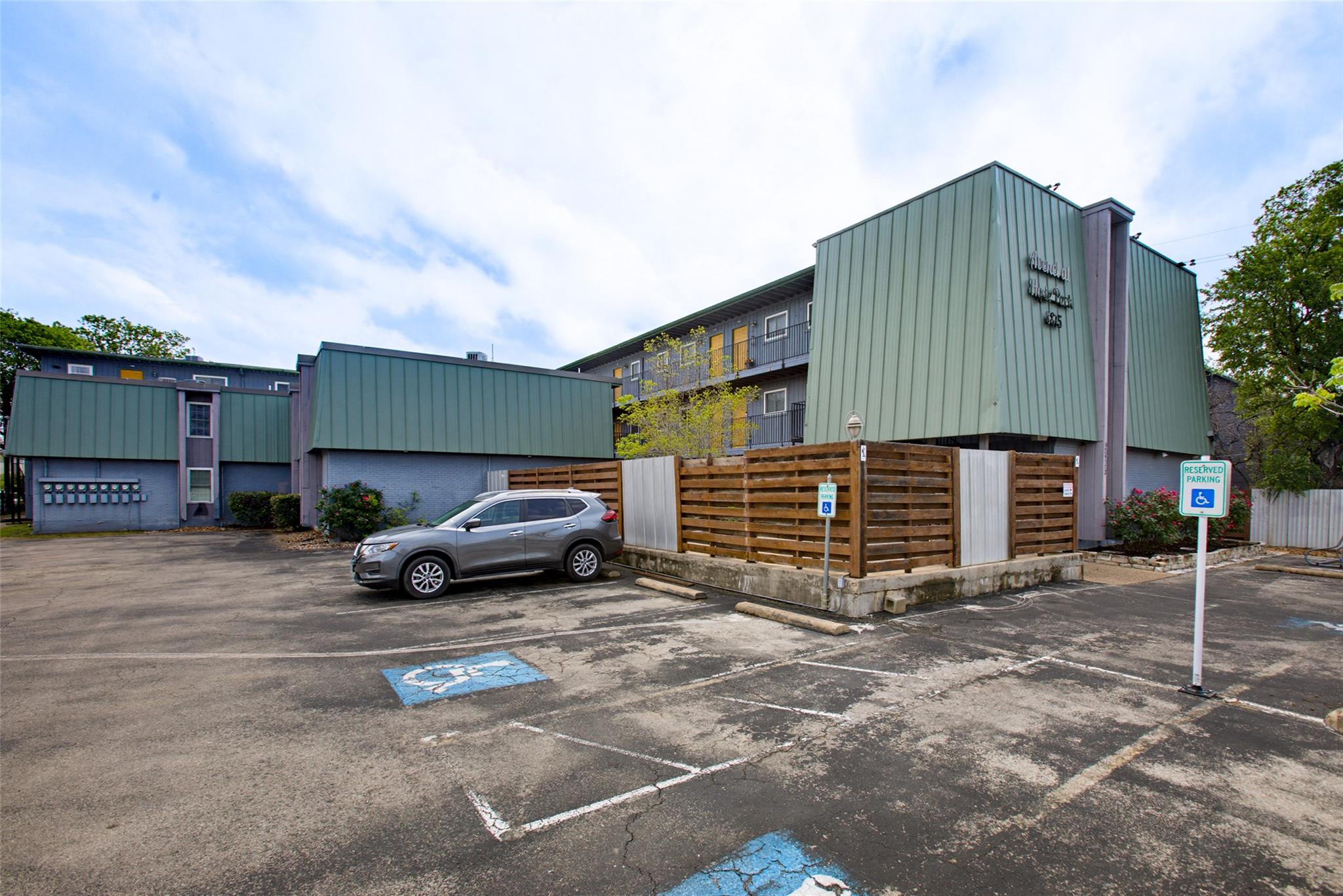 3815 Guadalupe St # 208, Austin, TX 78751