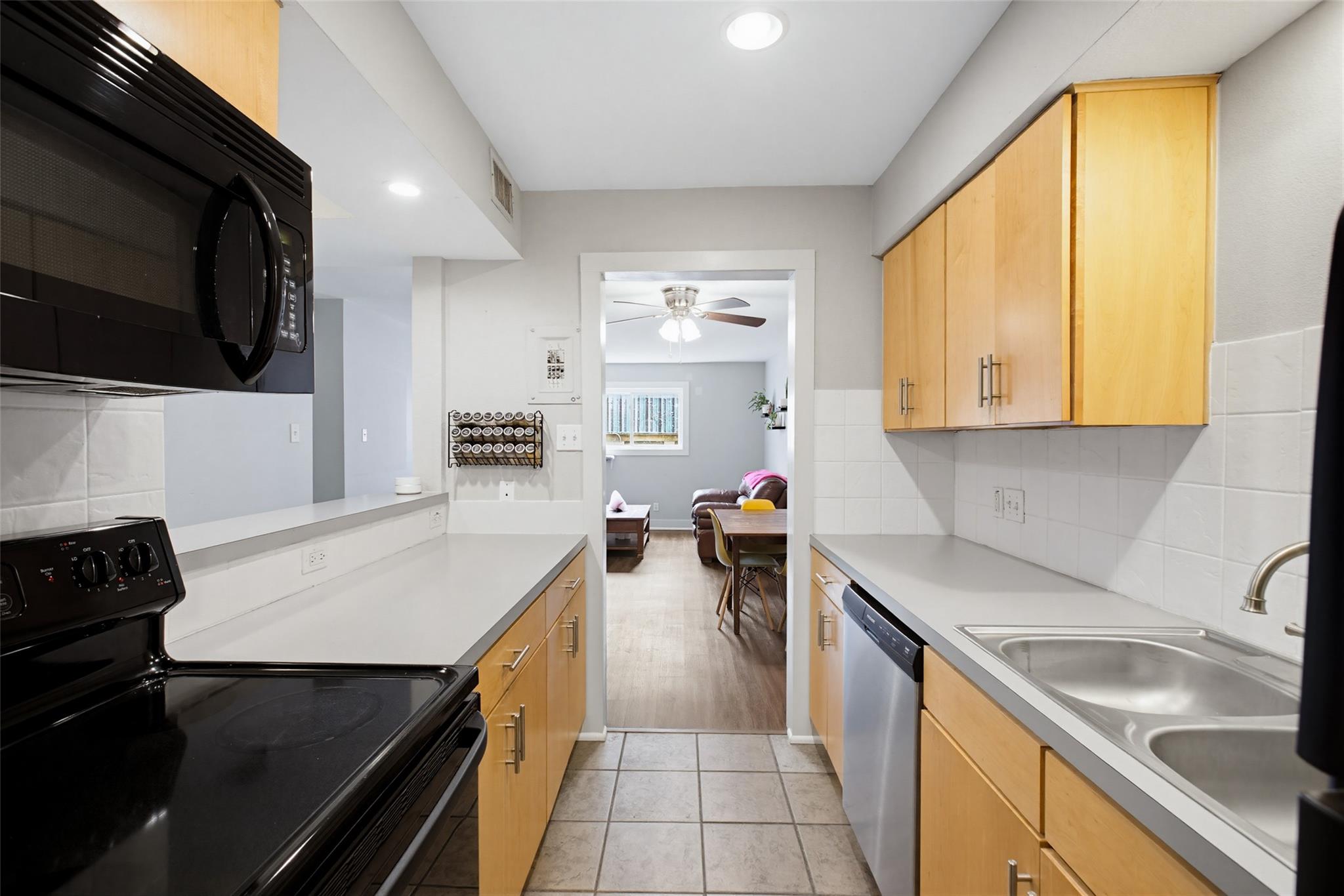 3815 Guadalupe St # 208, Austin, TX 78751