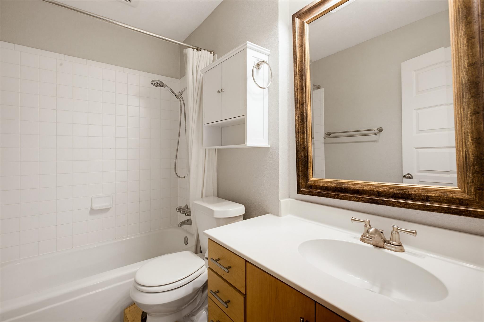 3815 Guadalupe St # 208, Austin, TX 78751