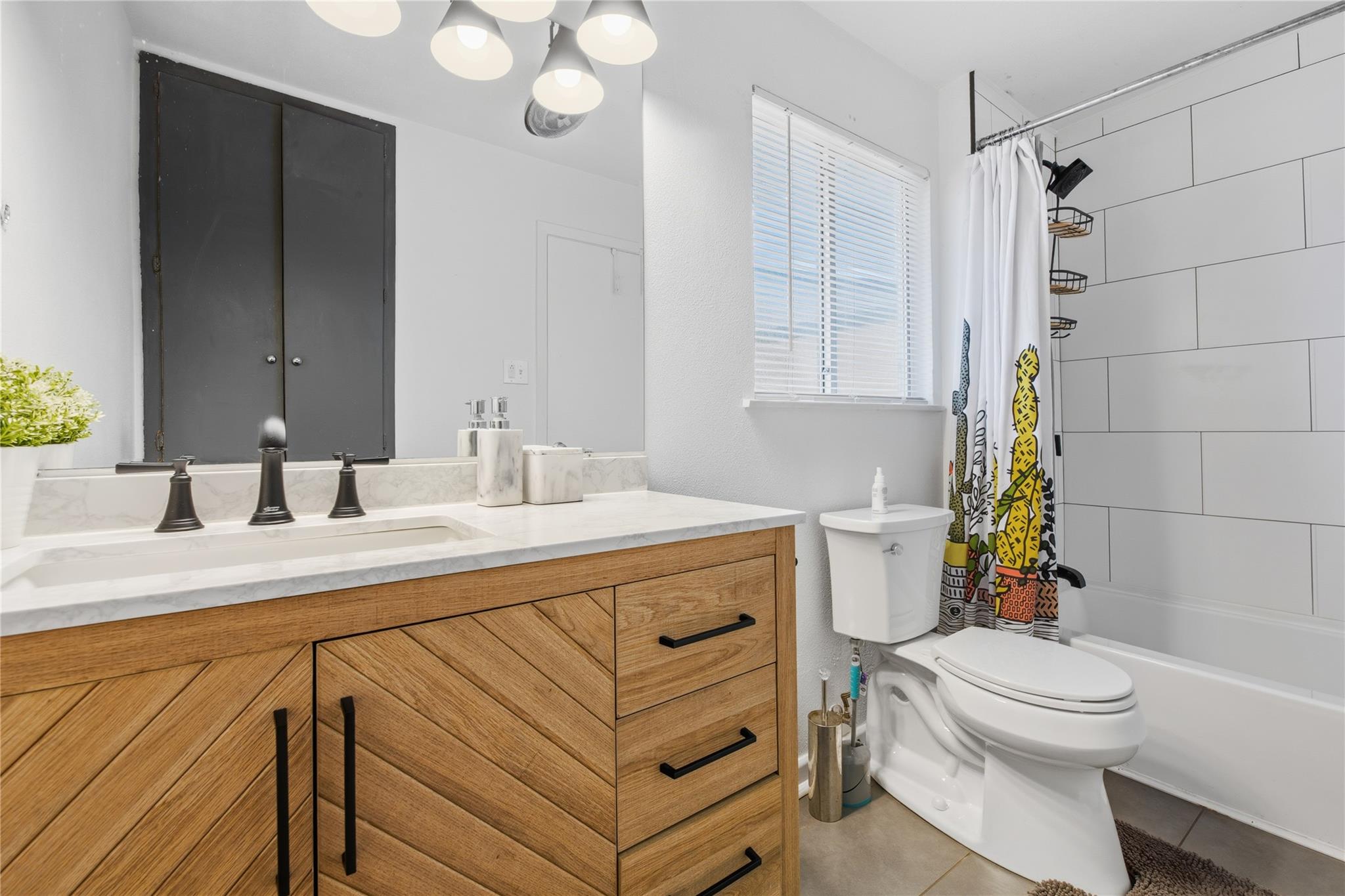 2408 Longview St # 204, Austin, TX 78705