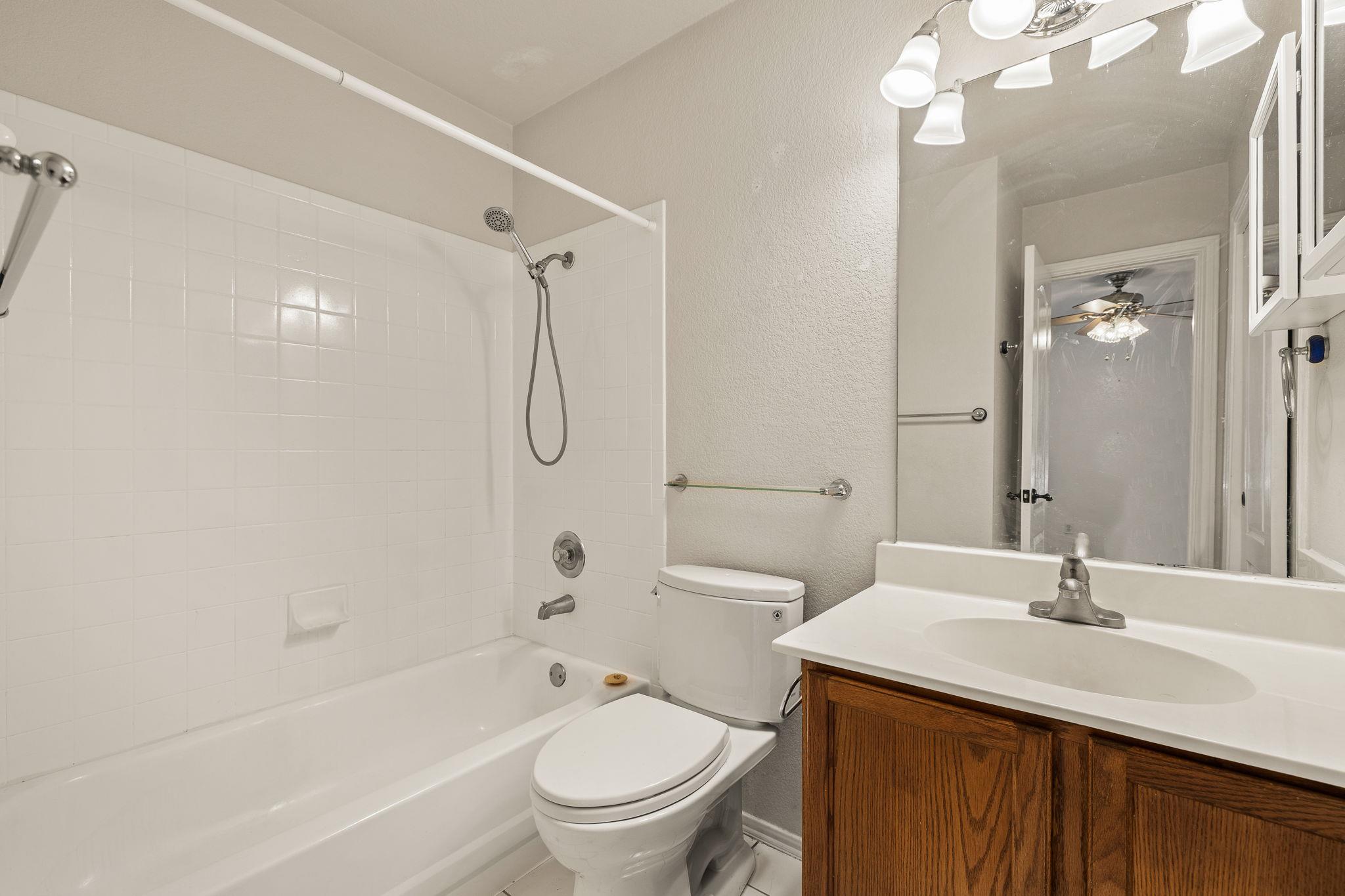 11901 Swearingen Dr # 130, Austin, TX 78758