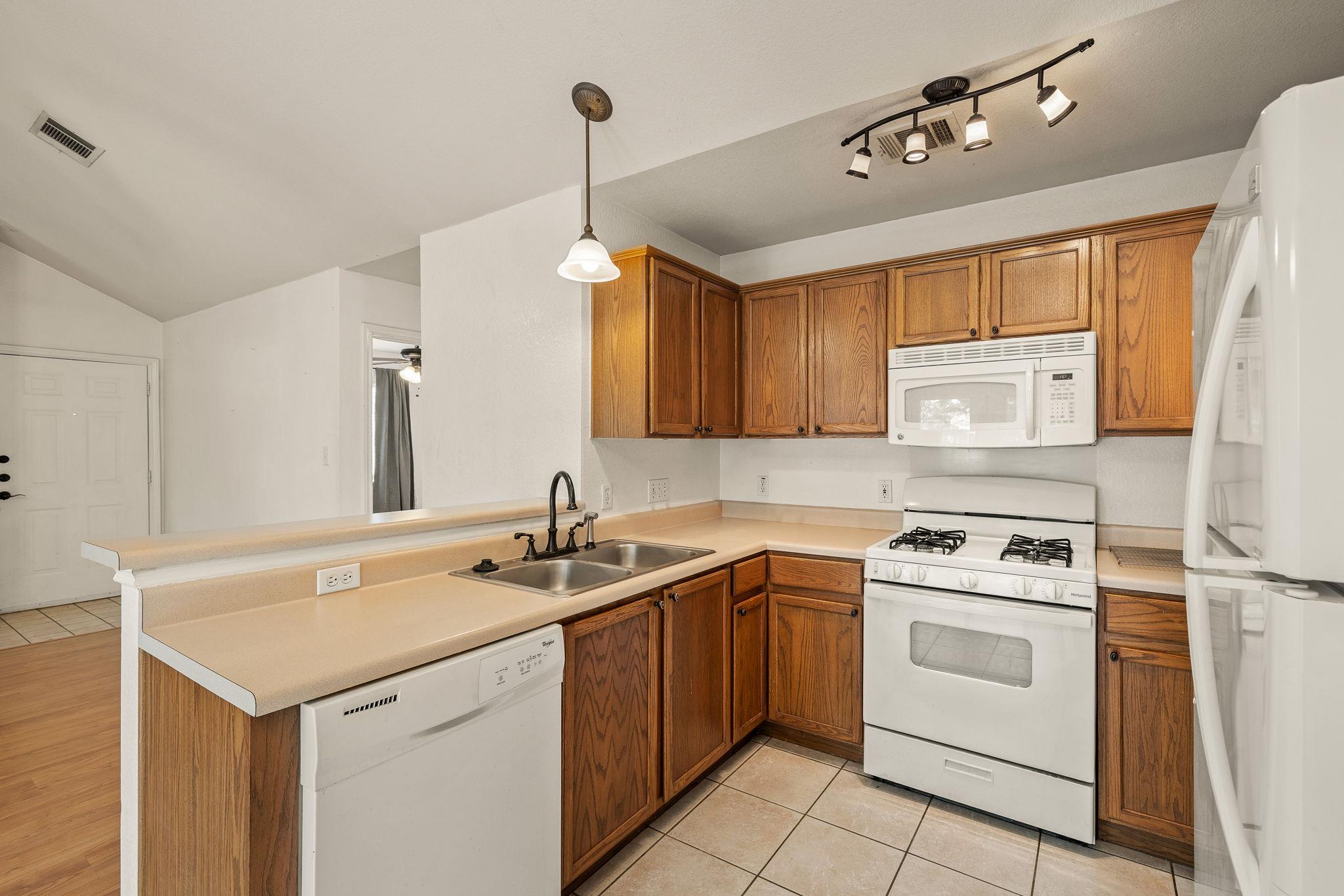 11901 Swearingen Dr # 130, Austin, TX 78758