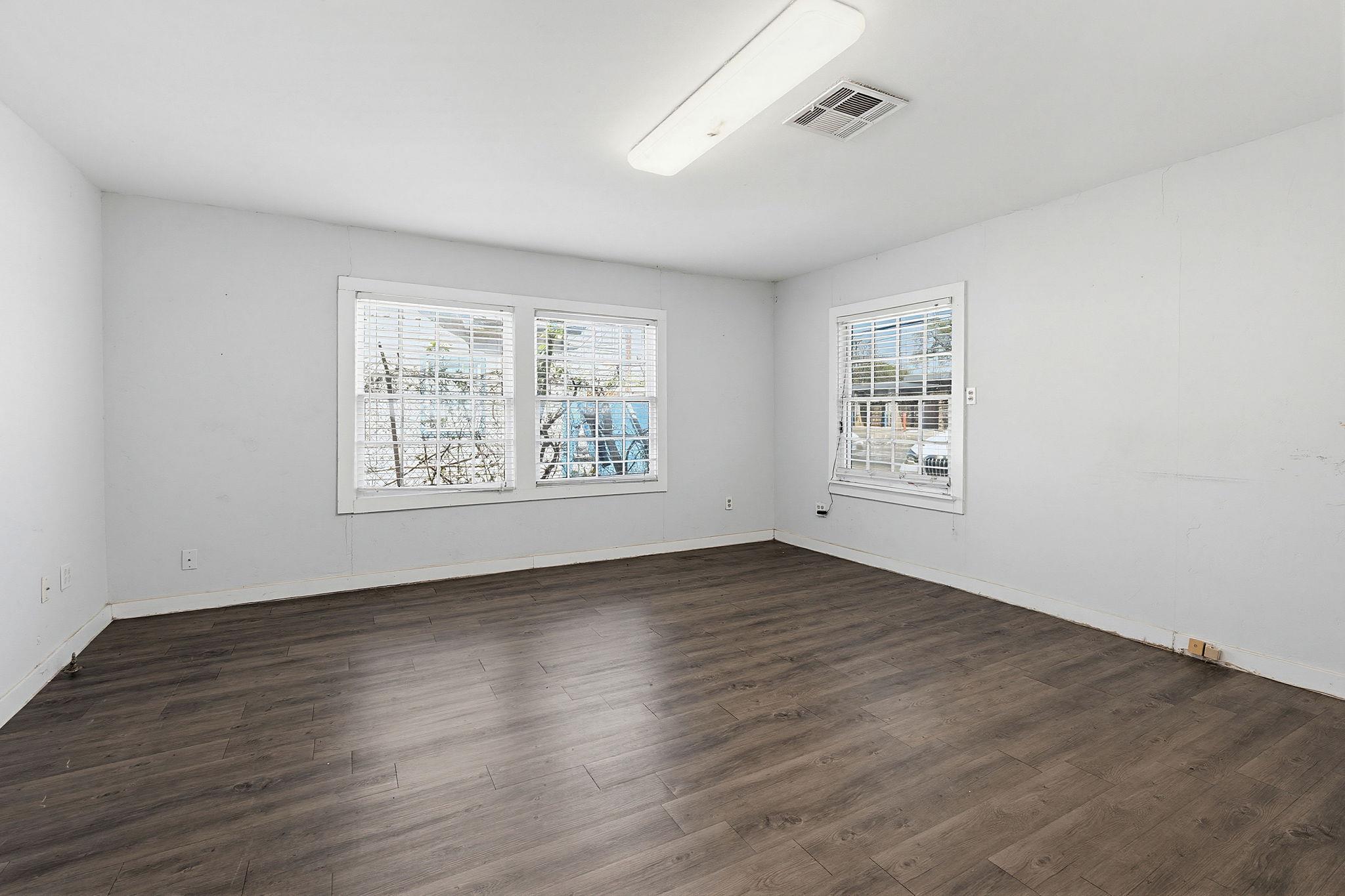 4208 S 1st St, Austin, TX 78745