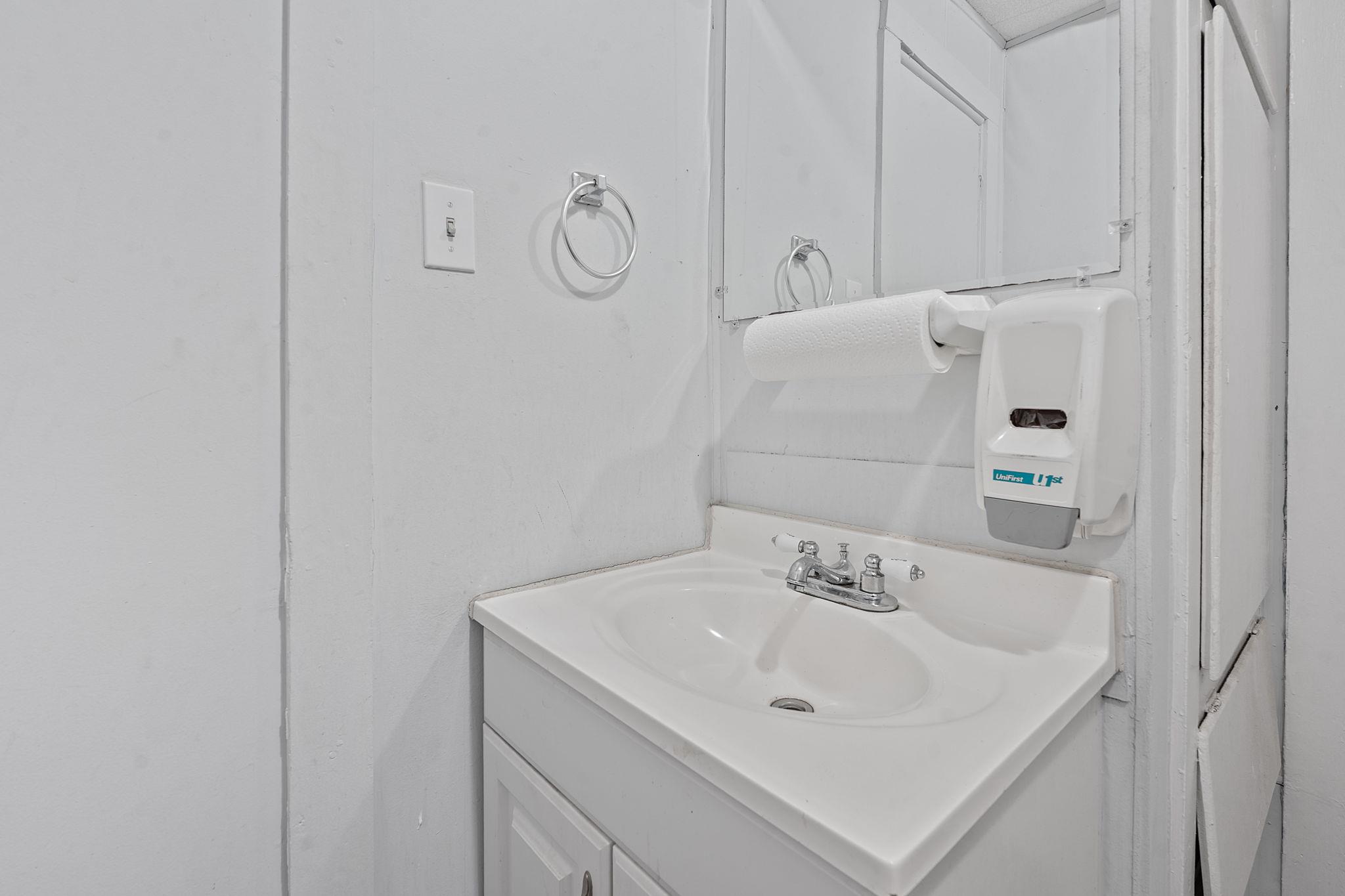 4208 S 1st St, Austin, TX 78745