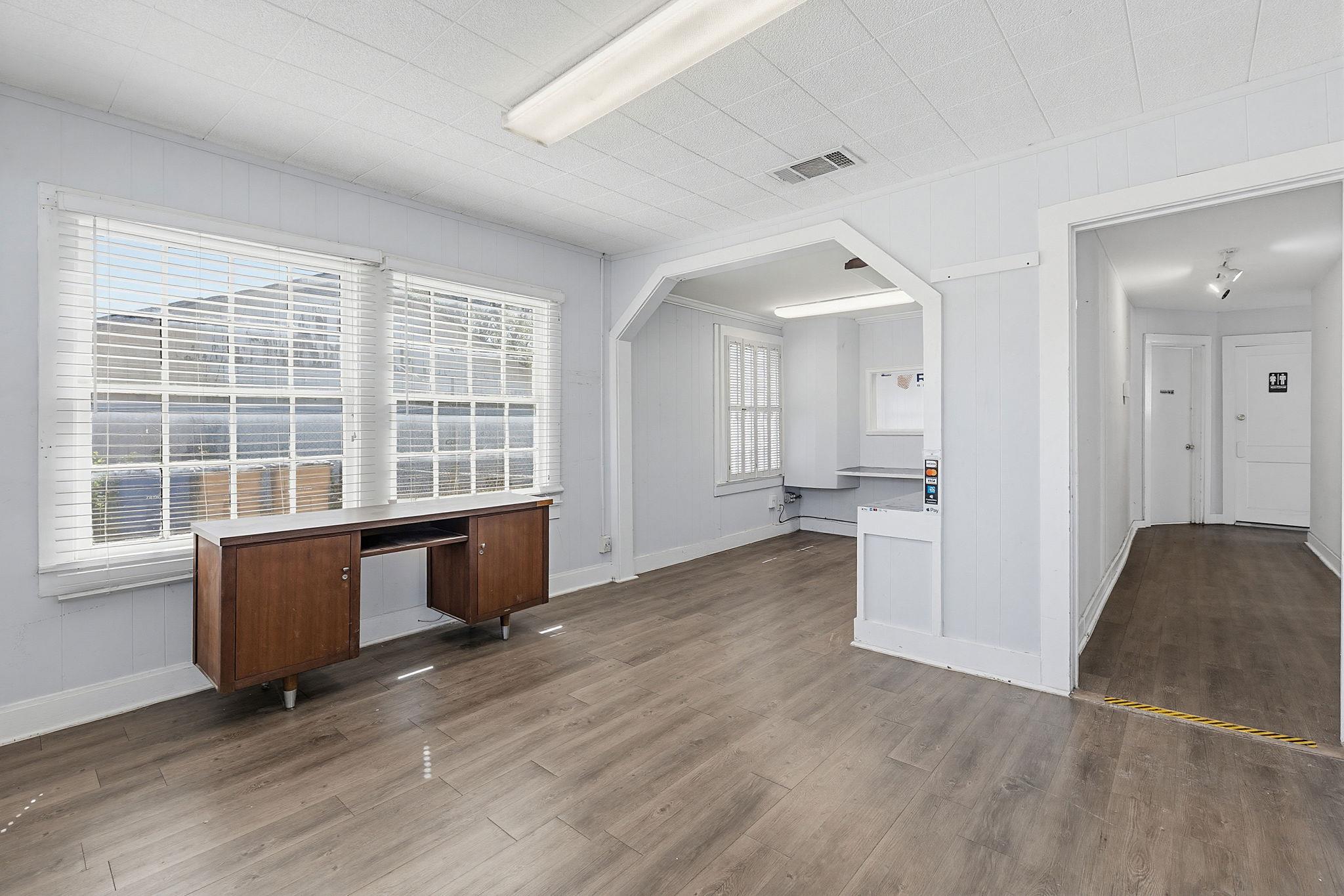 4208 S 1st St, Austin, TX 78745