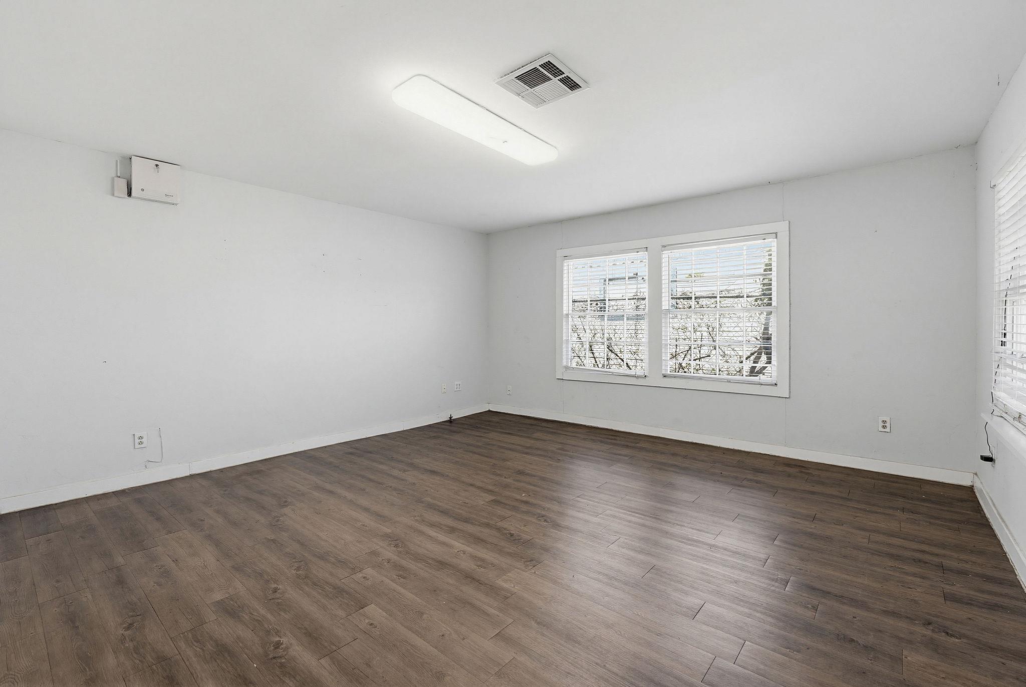 4208 S 1st St, Austin, TX 78745