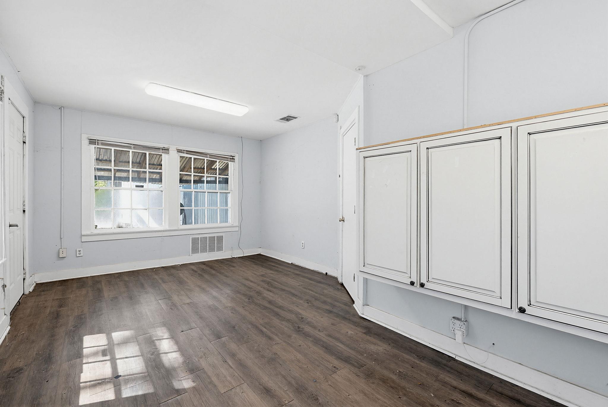 4208 S 1st St, Austin, TX 78745