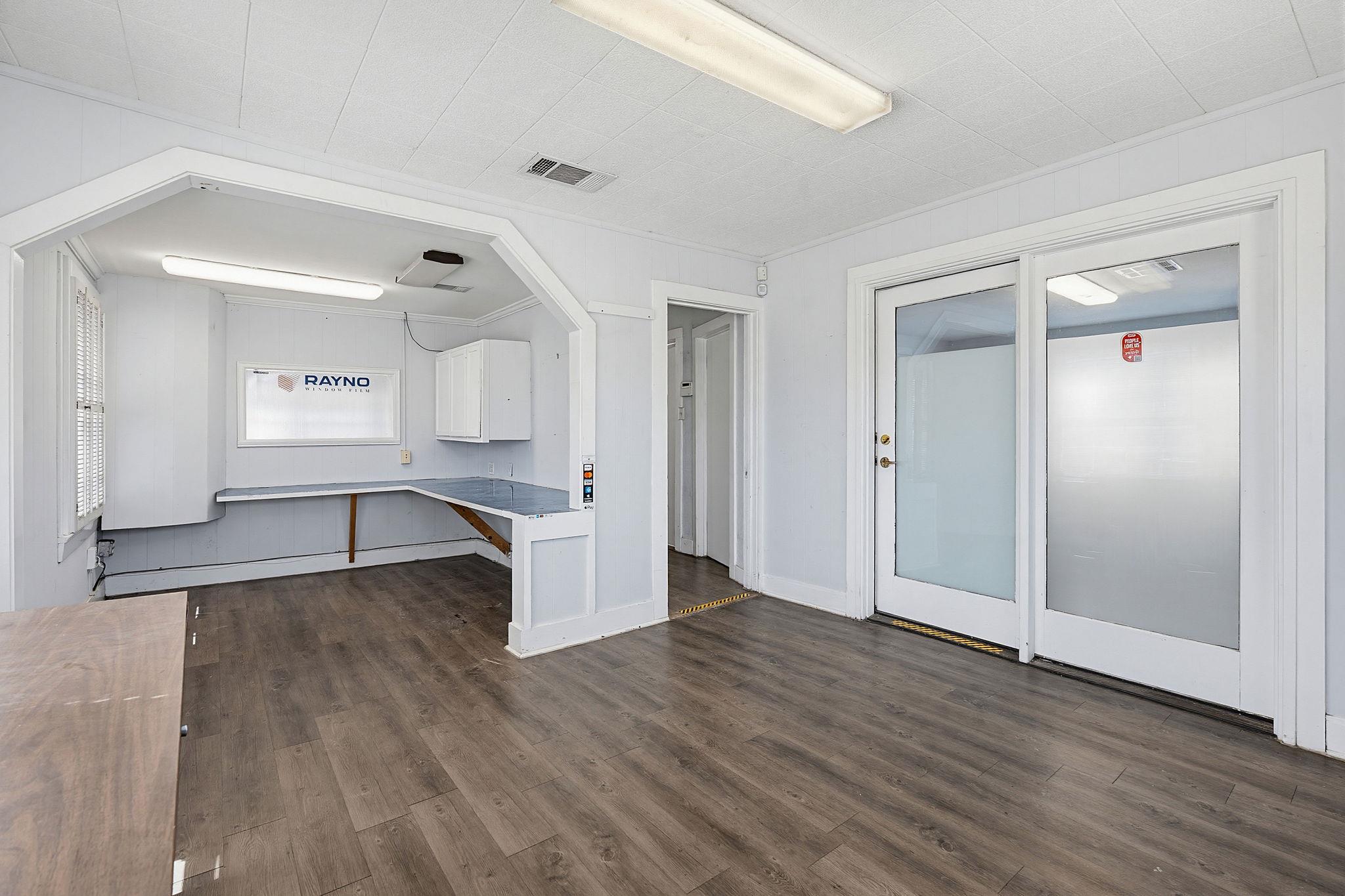 4208 S 1st St, Austin, TX 78745