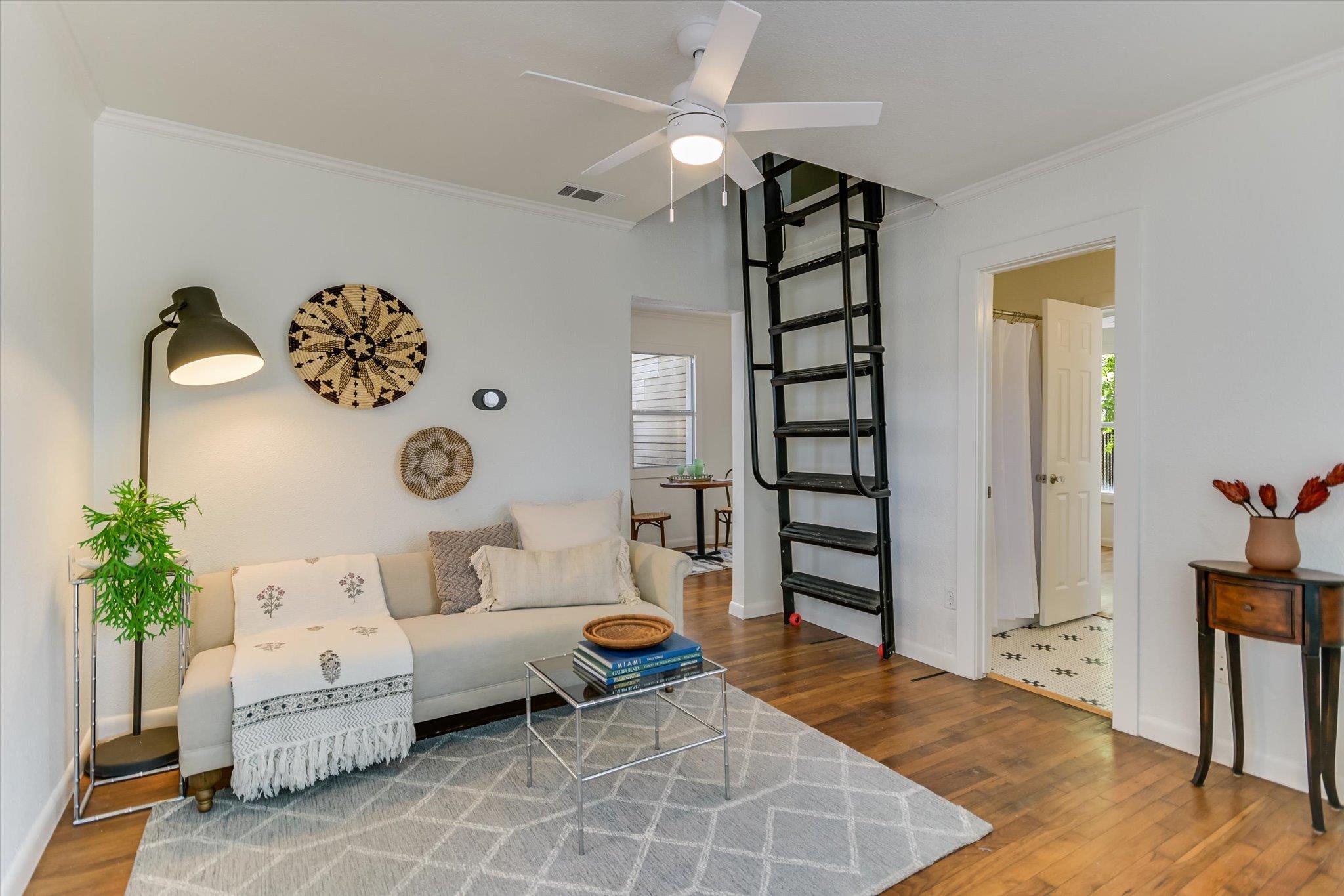 1110 W 22nd St # 16, Austin, TX 78705