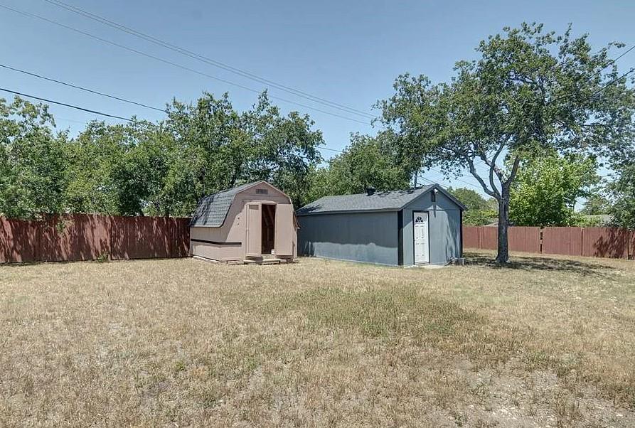 726 Kimbrough St, White Settlement, TX 76108
