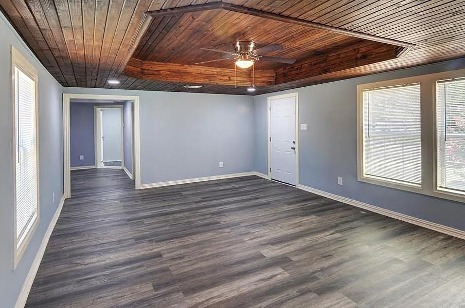 726 Kimbrough St, White Settlement, TX 76108