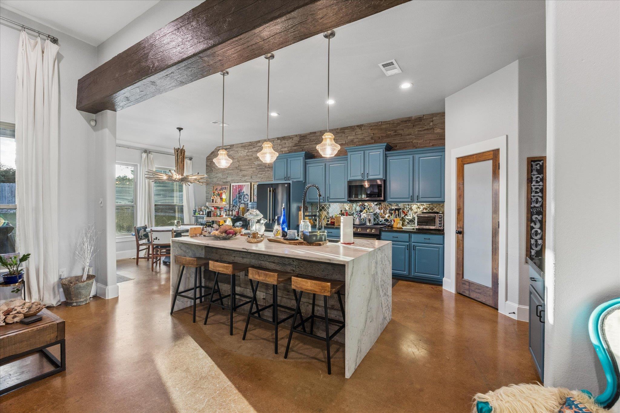 121 Kendra Dr, Liberty Hill, TX 78642