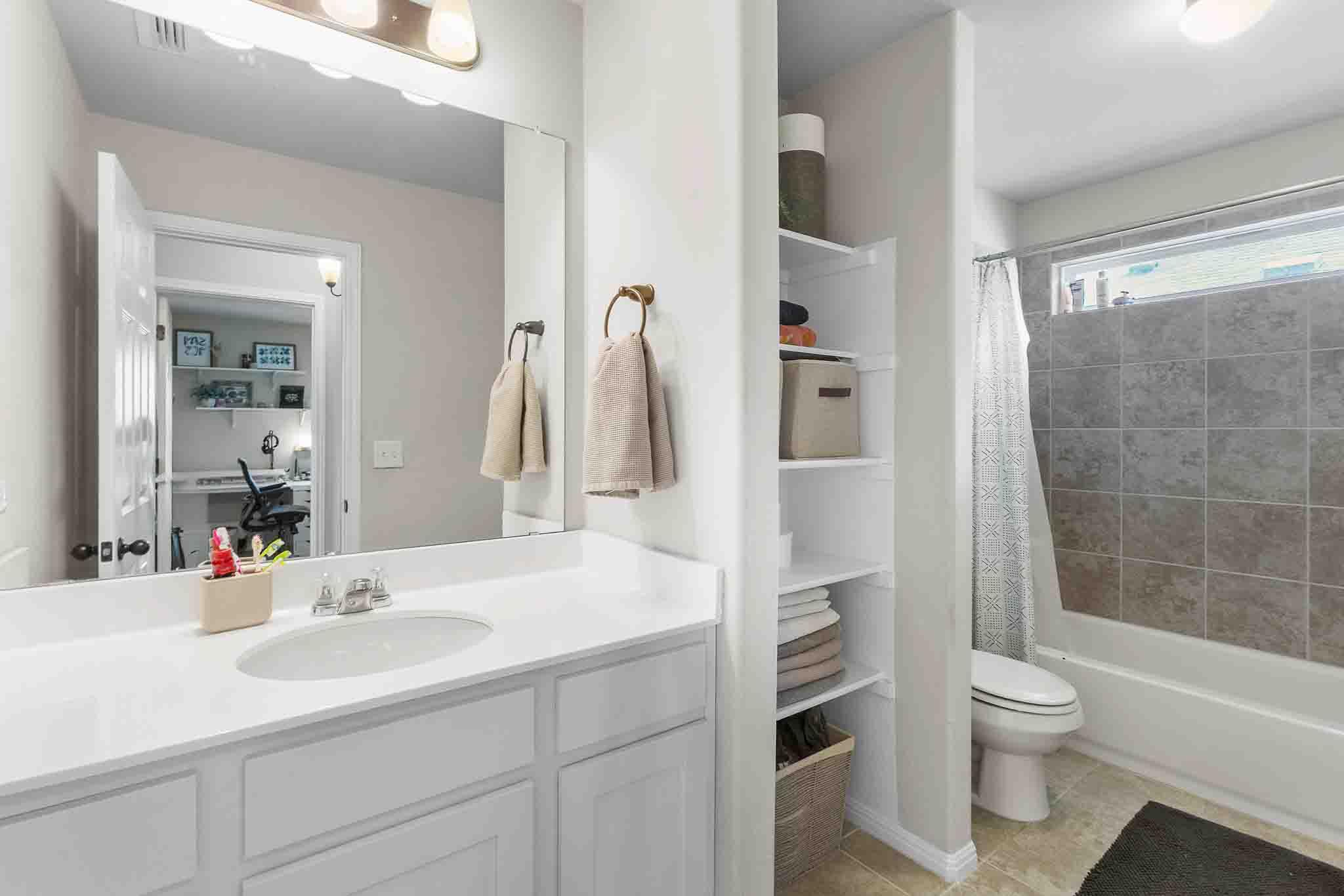 6305 Pine Leaf Trl, Austin, TX 78747