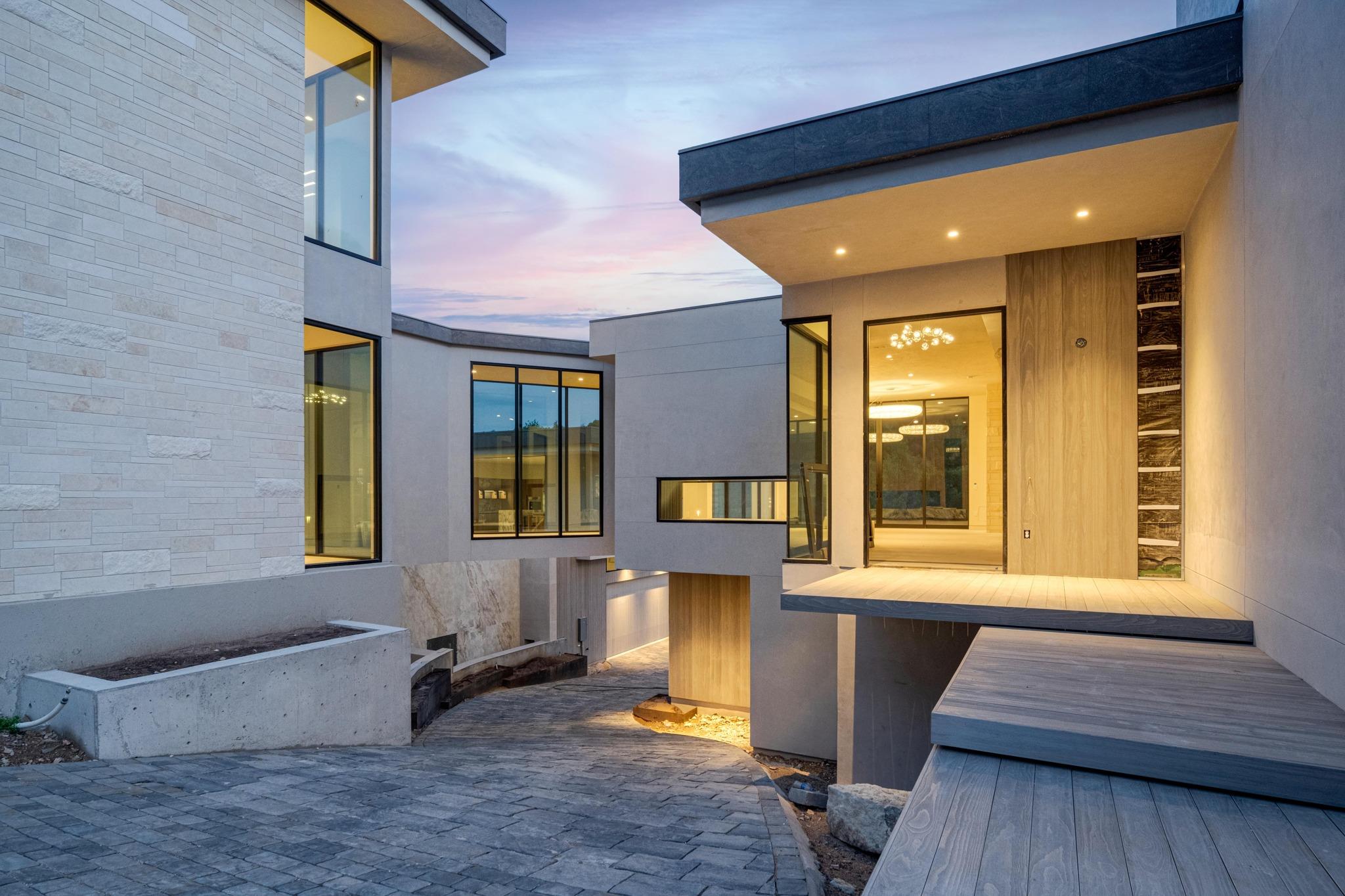 716 Laurel Valley Rd, West Lake Hills, TX 78746