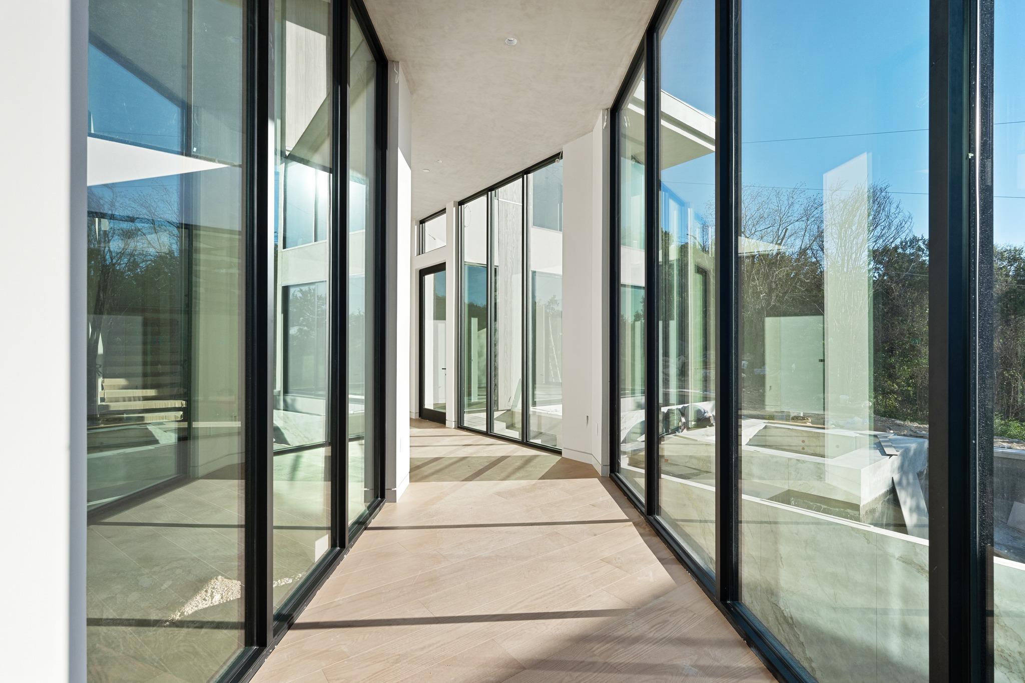 716 Laurel Valley Rd, West Lake Hills, TX 78746