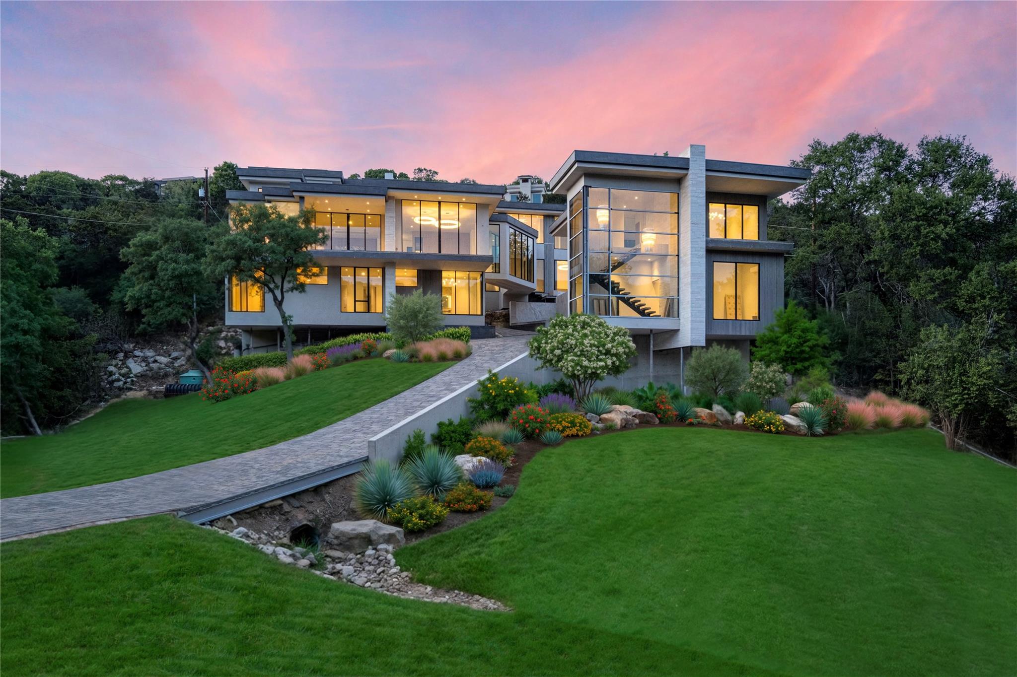 716 Laurel Valley Rd, West Lake Hills, TX 78746