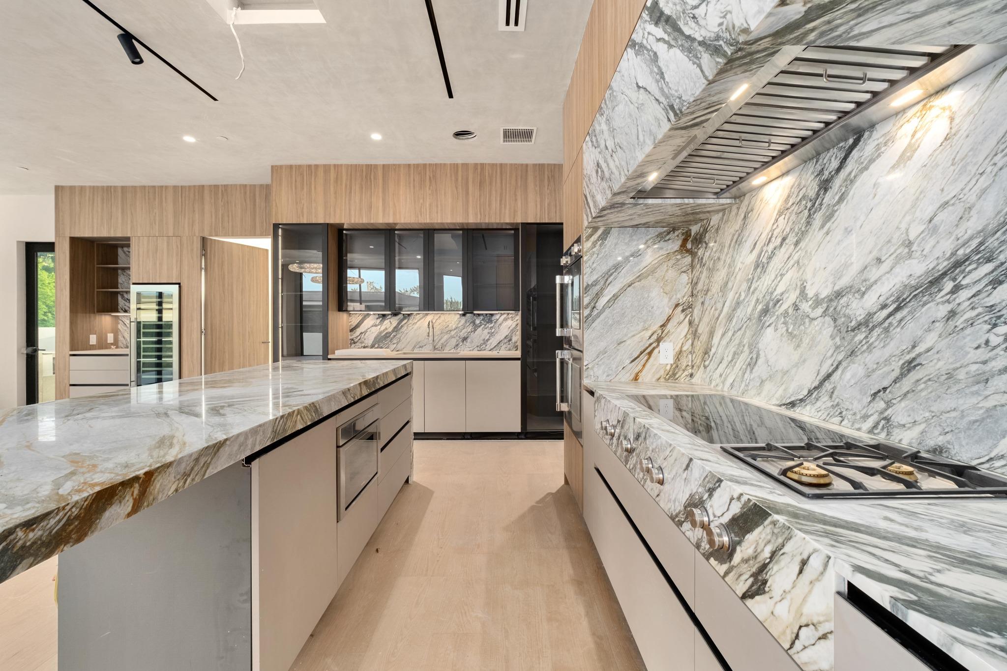 716 Laurel Valley Rd, West Lake Hills, TX 78746