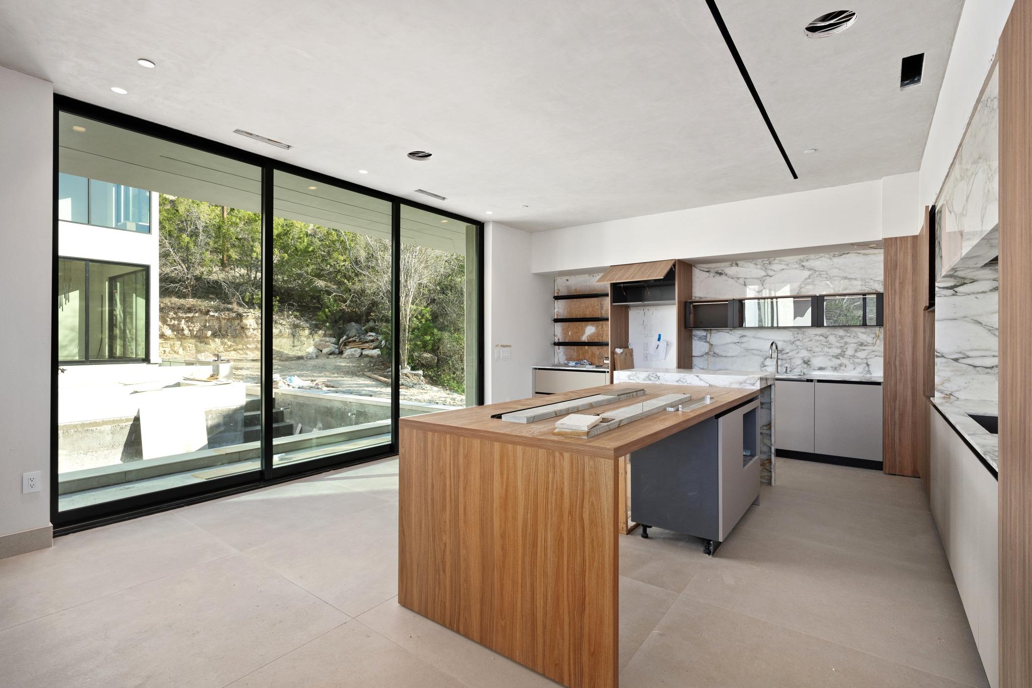 716 Laurel Valley Rd, West Lake Hills, TX 78746