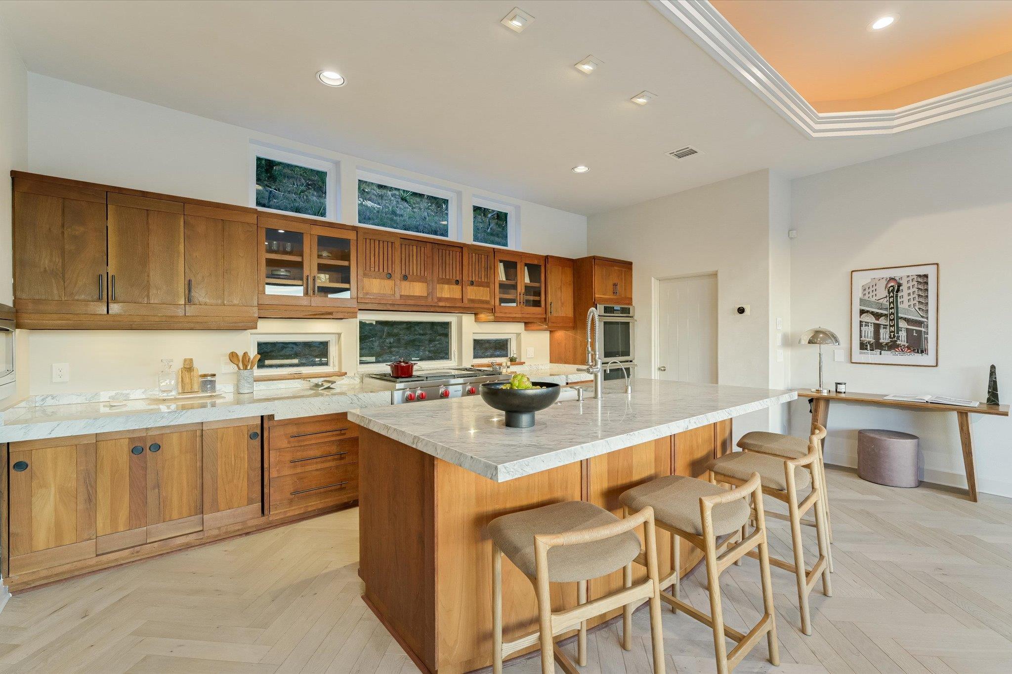 5304 Scenic View Dr, Austin, TX 78746