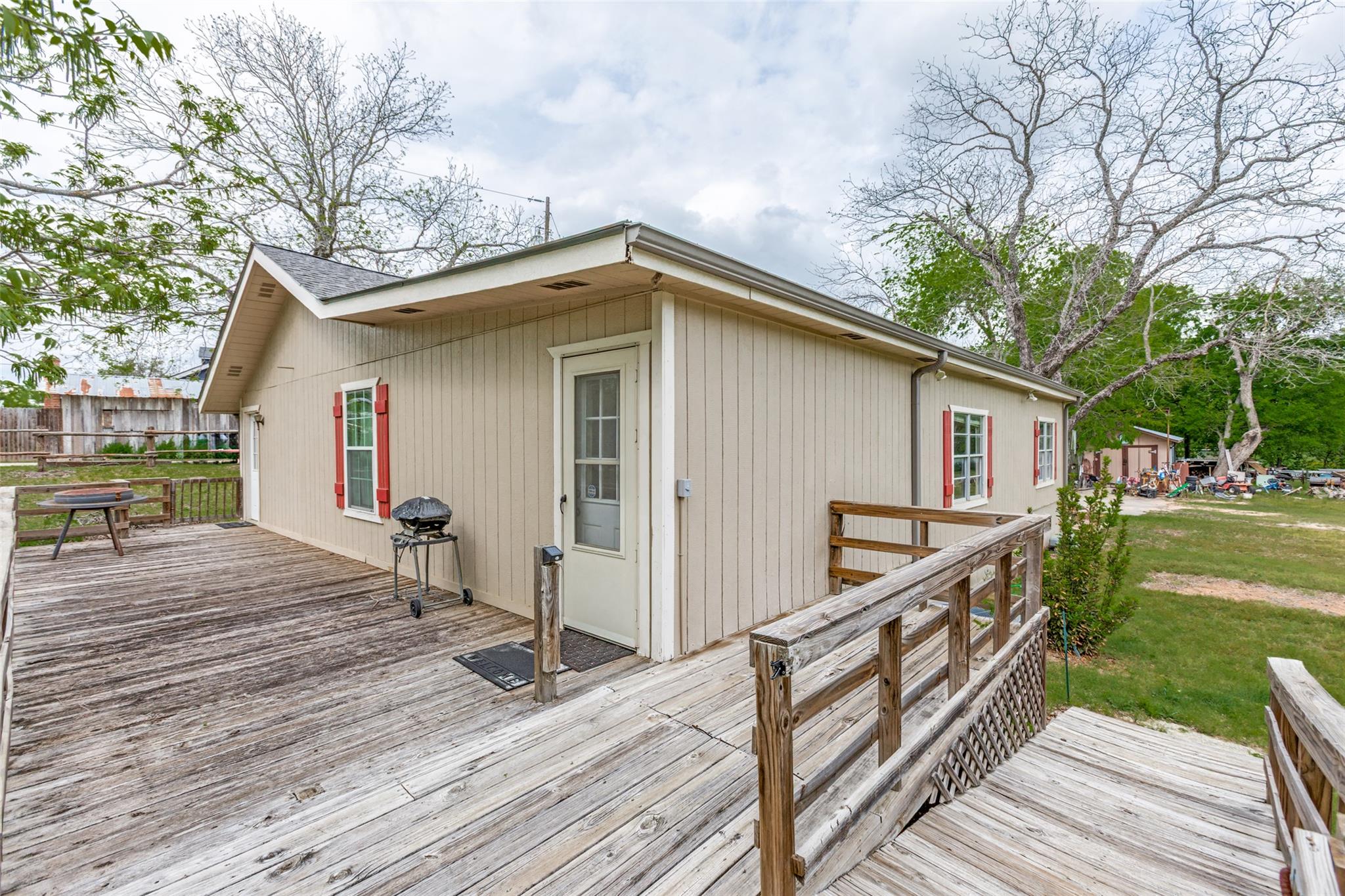 201 Church Hill Ln, Liberty Hill, TX 78642