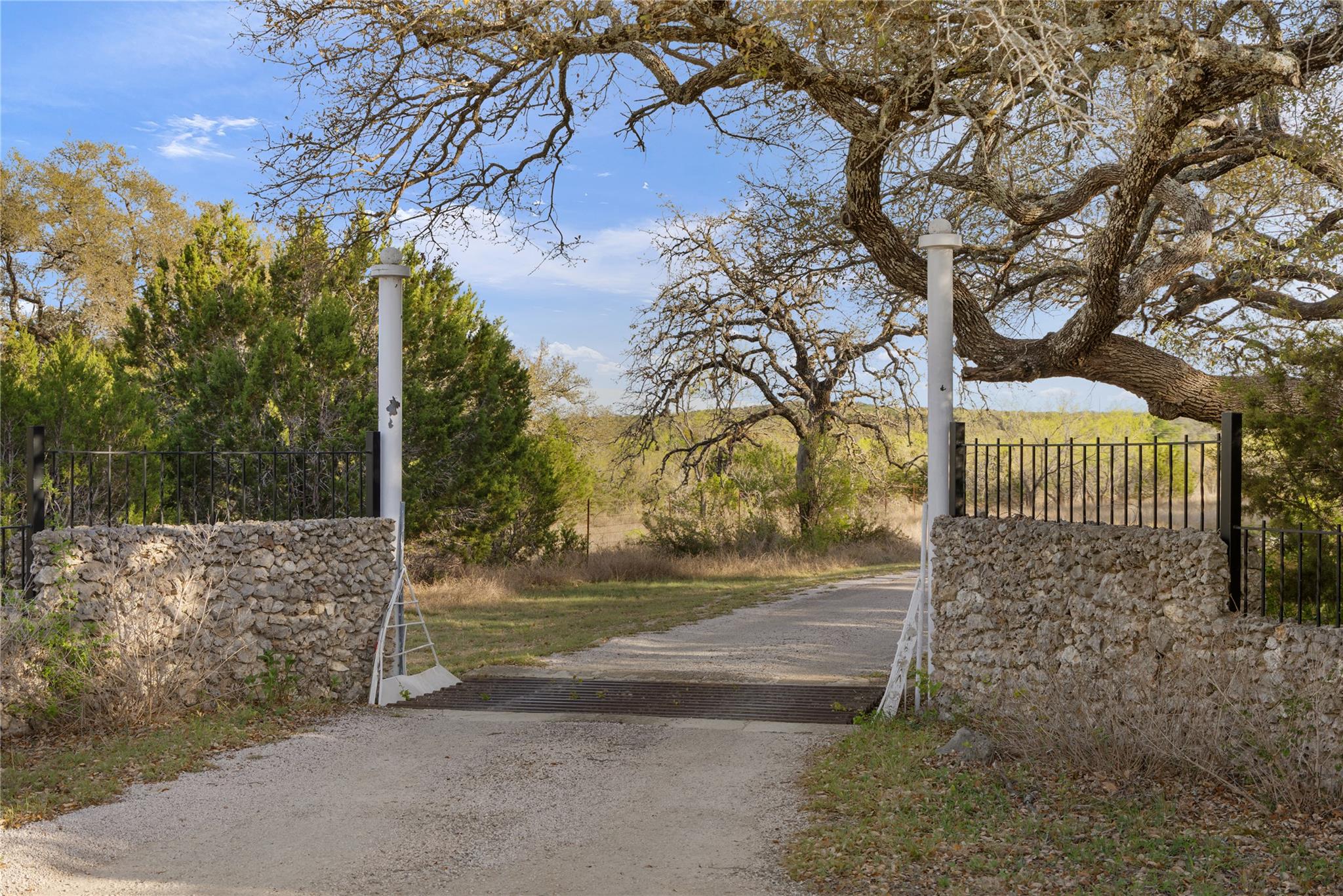 892 Baird Ranch Rd, Johnson City, TX 78636