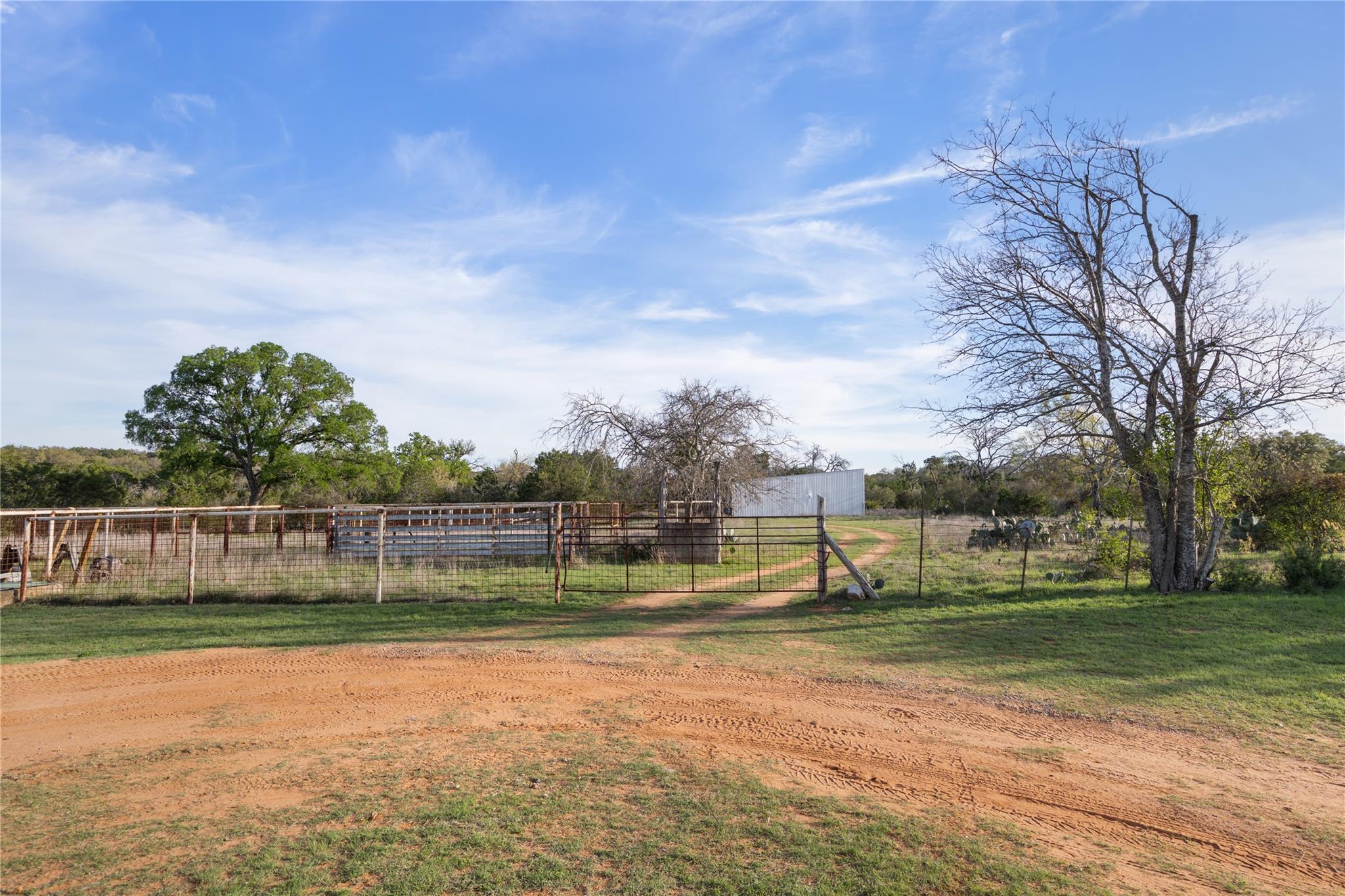 892 Baird Ranch Rd, Johnson City, TX 78636