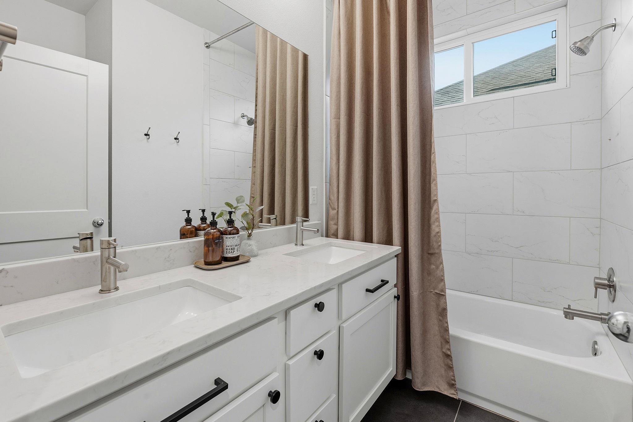 900 Old Mill Rd # 46, Cedar Park, TX 78613