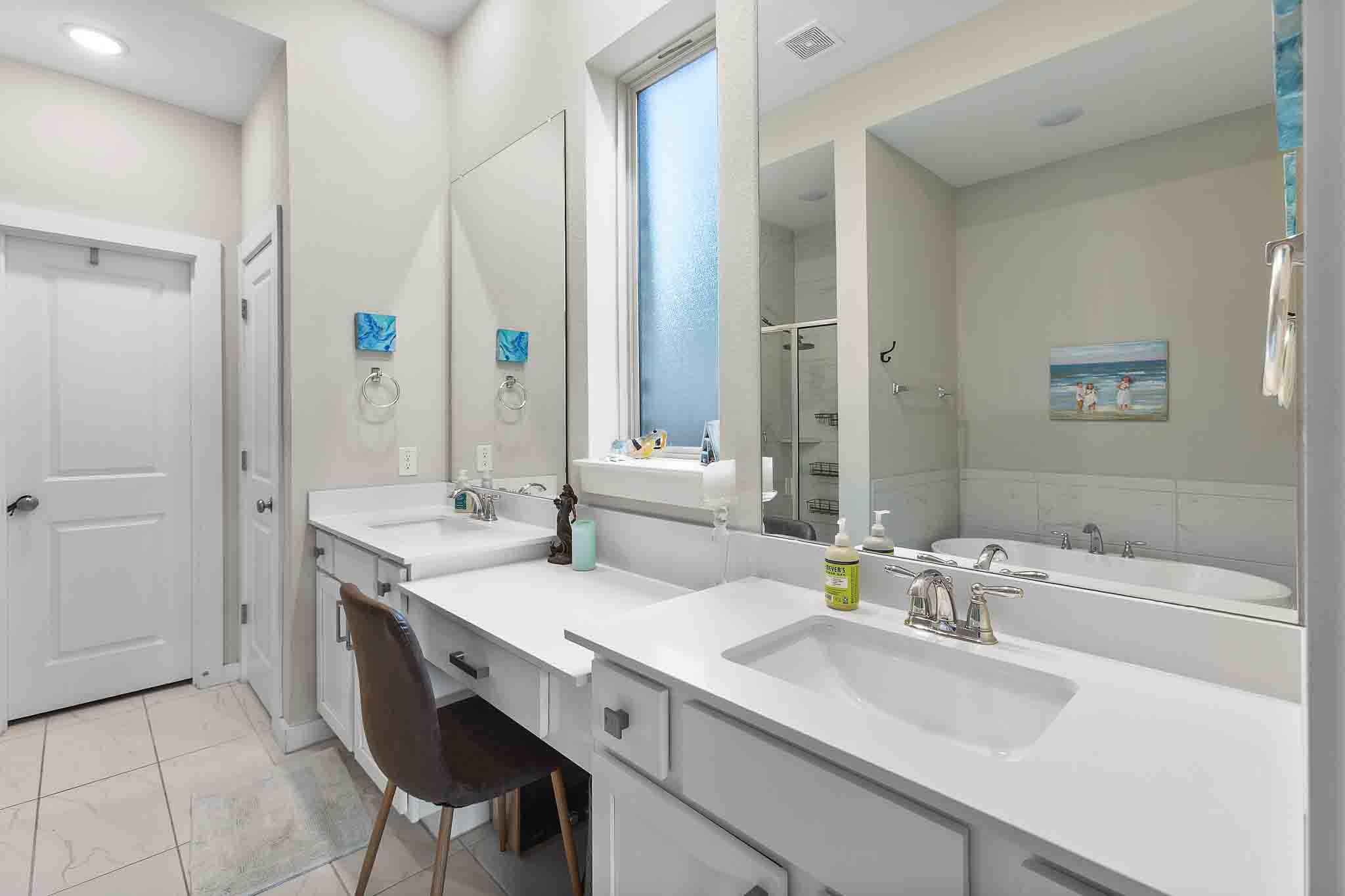 7717 Pace Ravine Dr, Lago Vista, TX 78645