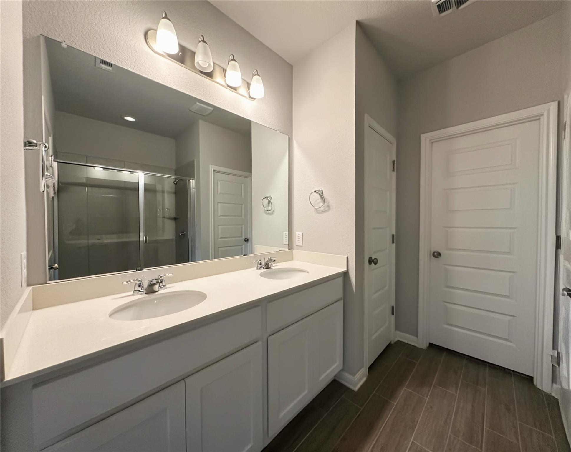 243 Kellys Heroes Way, Jarrell, TX 76537