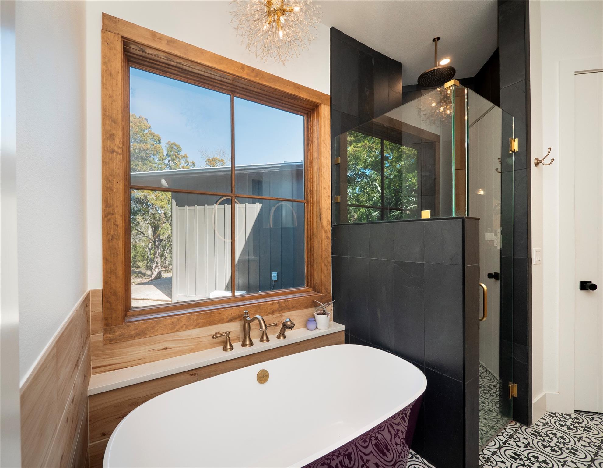 215 Whispering Oaks Ln, Dripping Springs, TX 78620