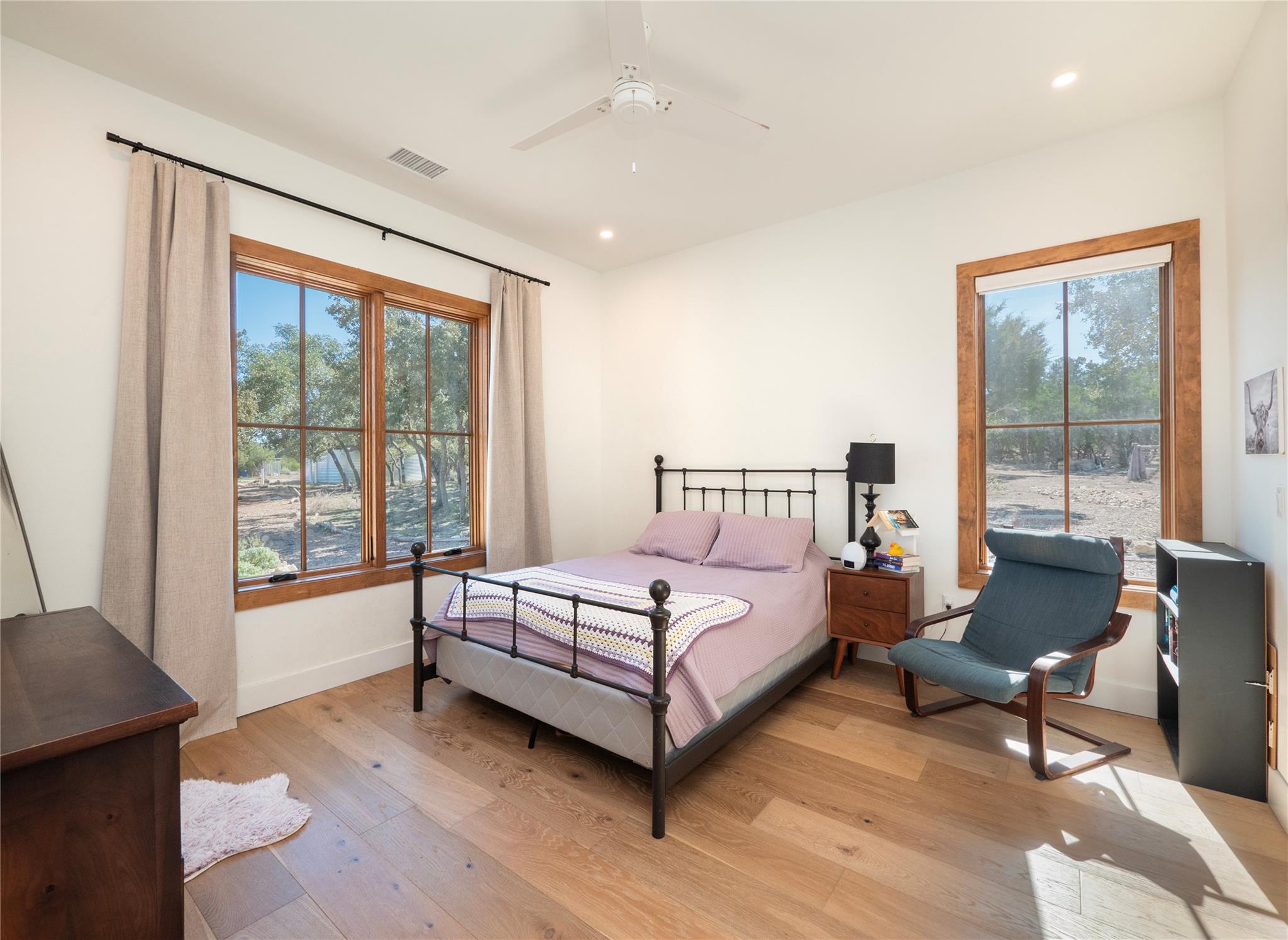 215 Whispering Oaks Ln, Dripping Springs, TX 78620