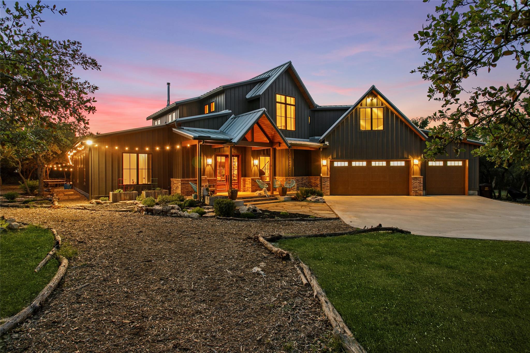 215 Whispering Oaks Ln, Dripping Springs, TX 78620