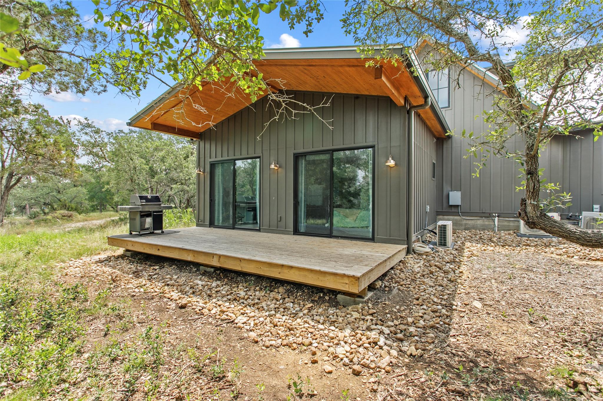 215 Whispering Oaks Ln, Dripping Springs, TX 78620