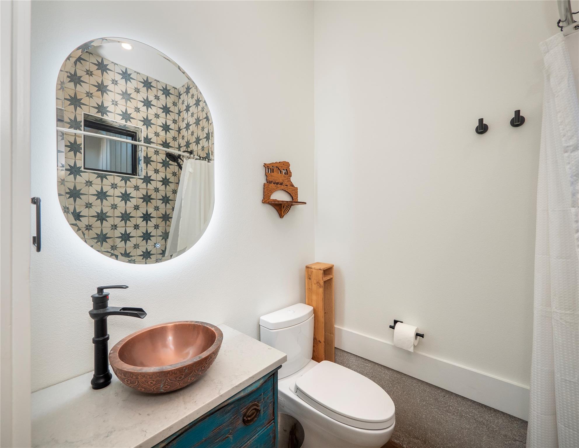 215 Whispering Oaks Ln, Dripping Springs, TX 78620