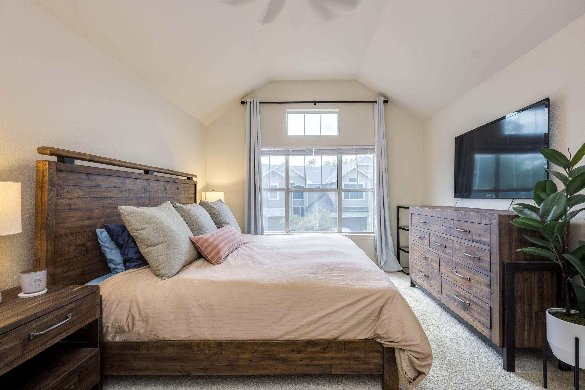 4501 Whispering Valley Dr # 3, Austin, TX 78727