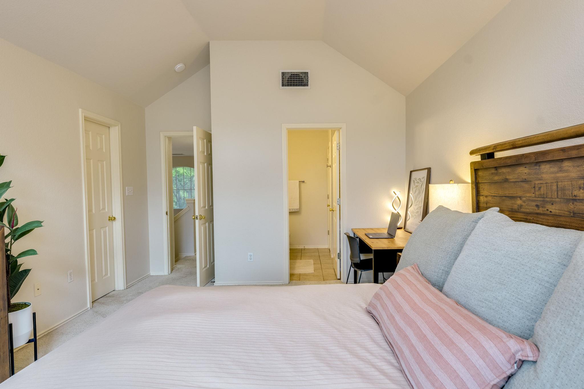 4501 Whispering Valley Dr # 3, Austin, TX 78727