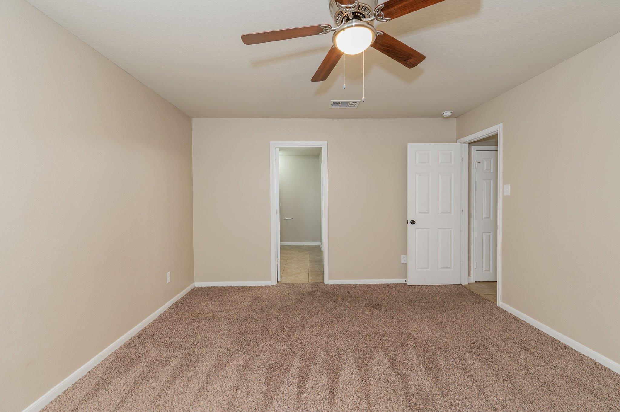 146 Linden Ln, San Marcos, TX 78666