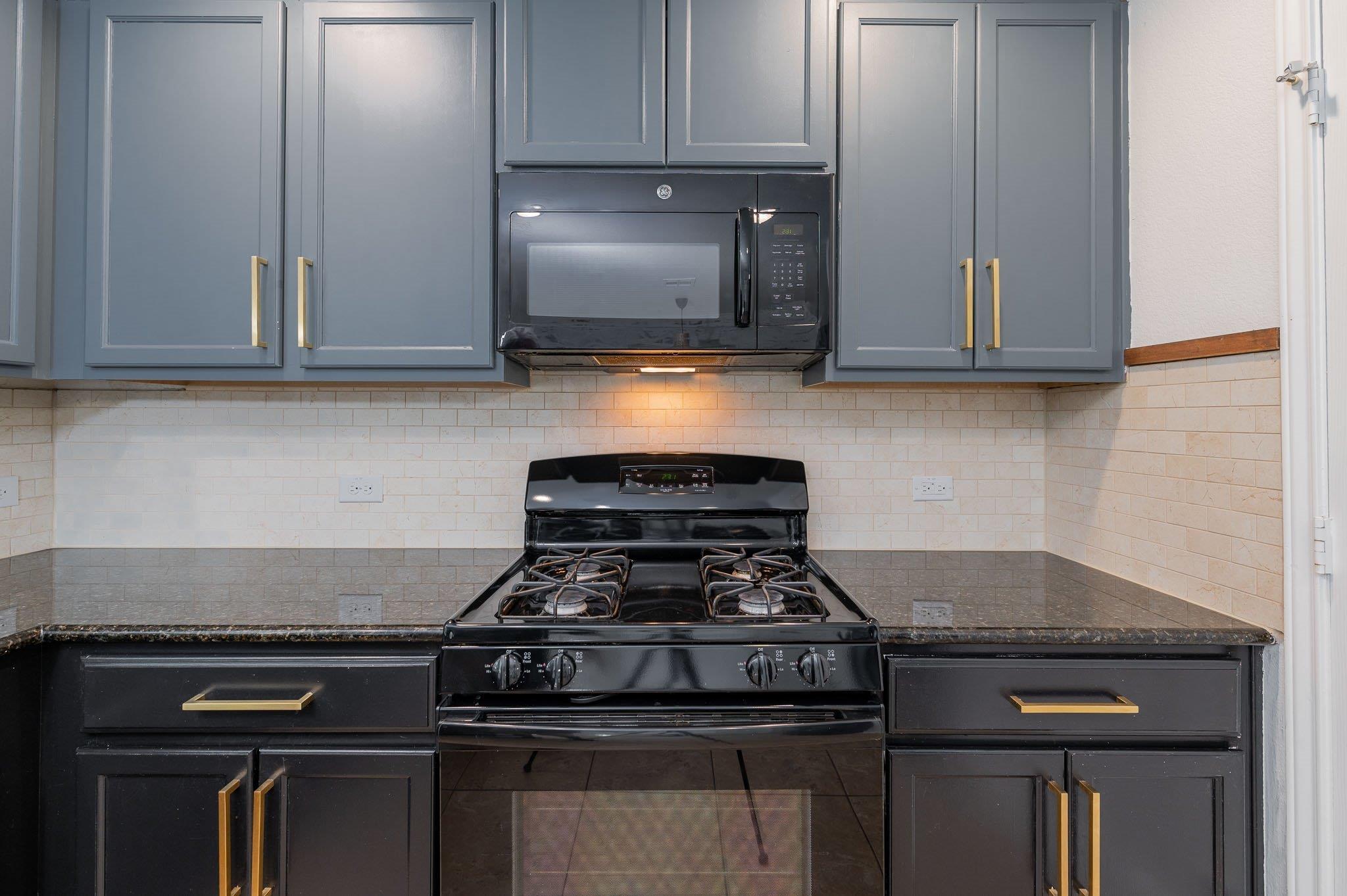 146 Linden Ln, San Marcos, TX 78666