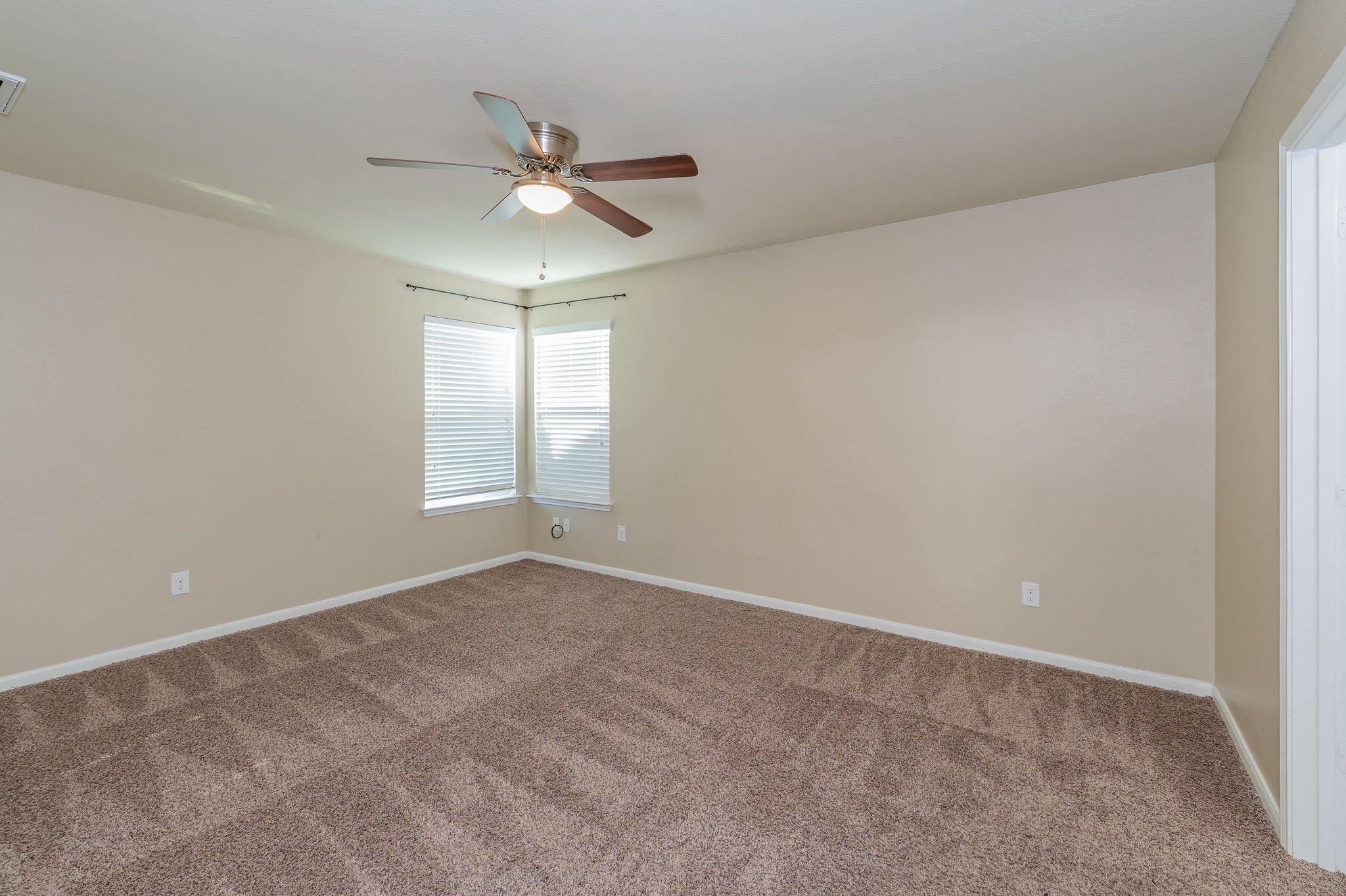 146 Linden Ln, San Marcos, TX 78666