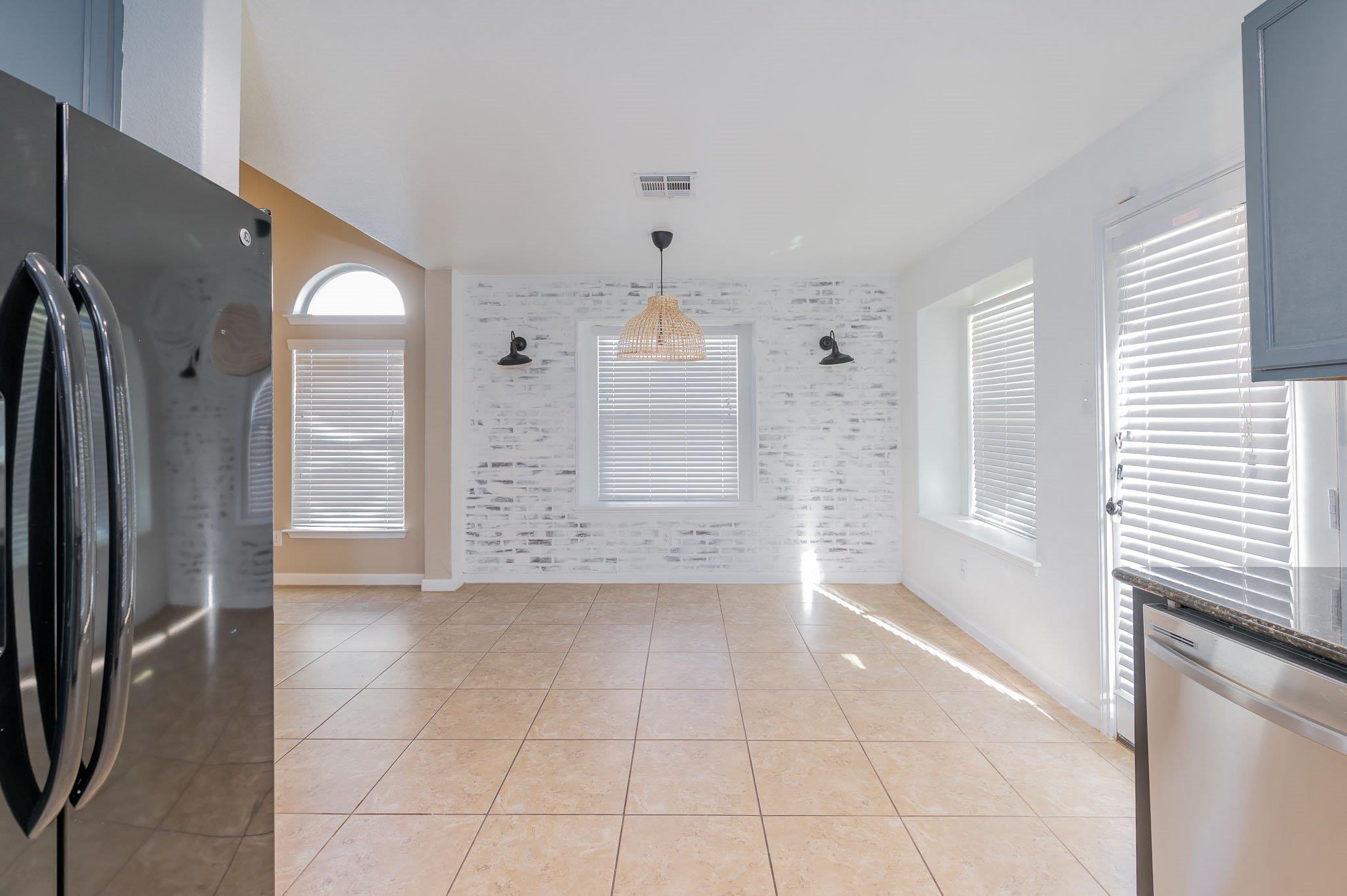 146 Linden Ln, San Marcos, TX 78666