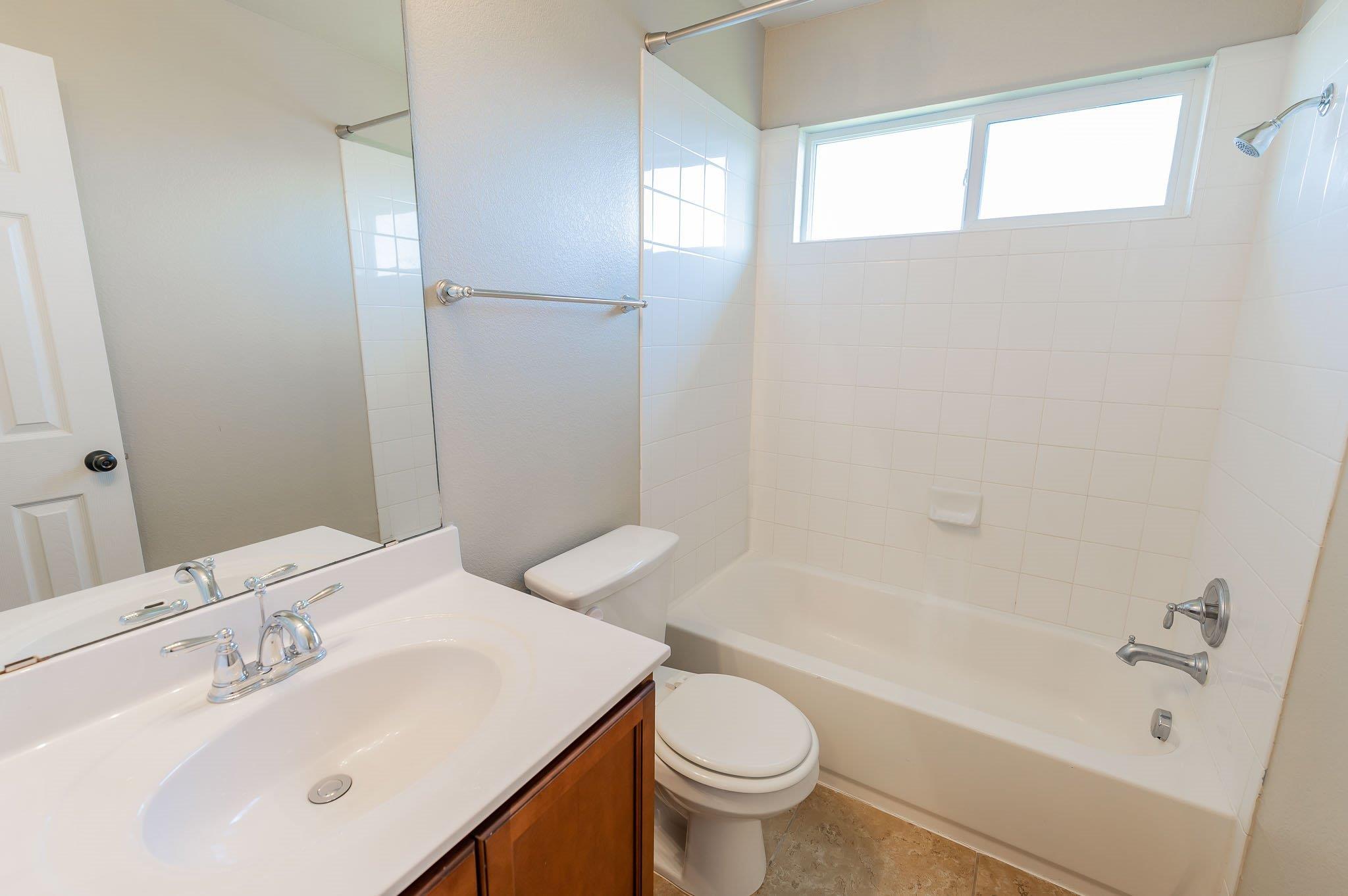 146 Linden Ln, San Marcos, TX 78666