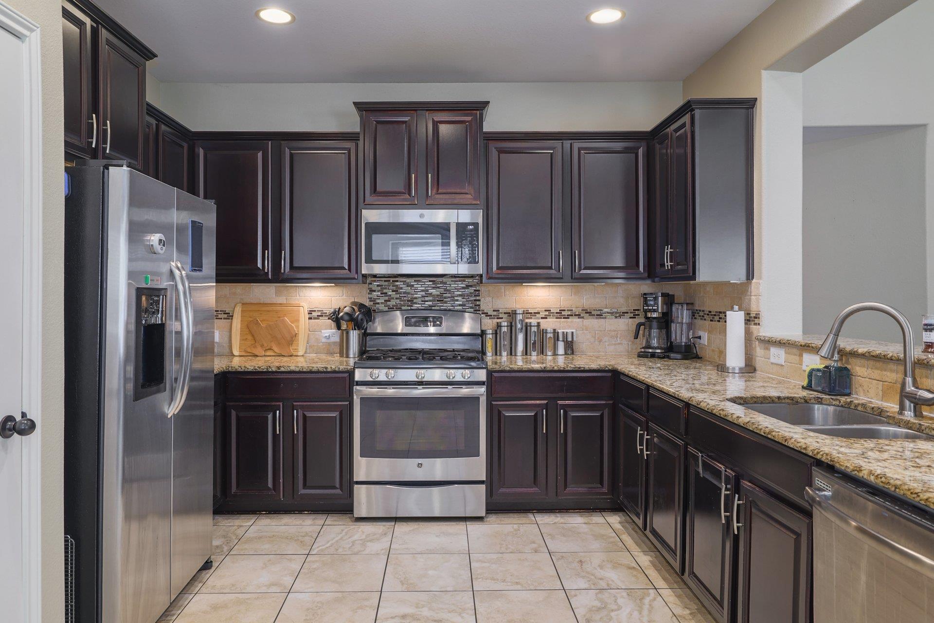 2524 Muzzie Ln, Leander, TX 78641