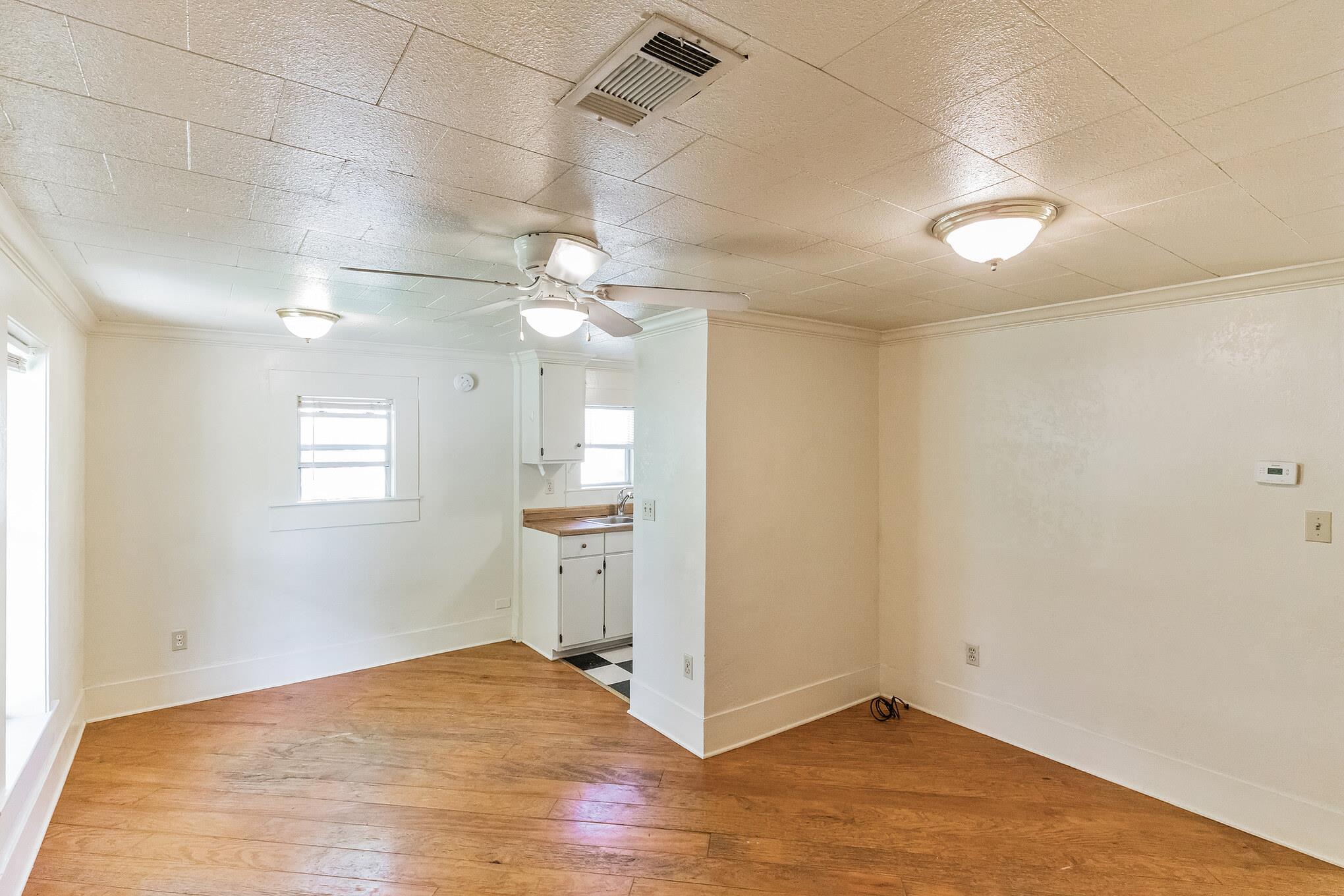 501 E 4th St, Georgetown, TX 78626