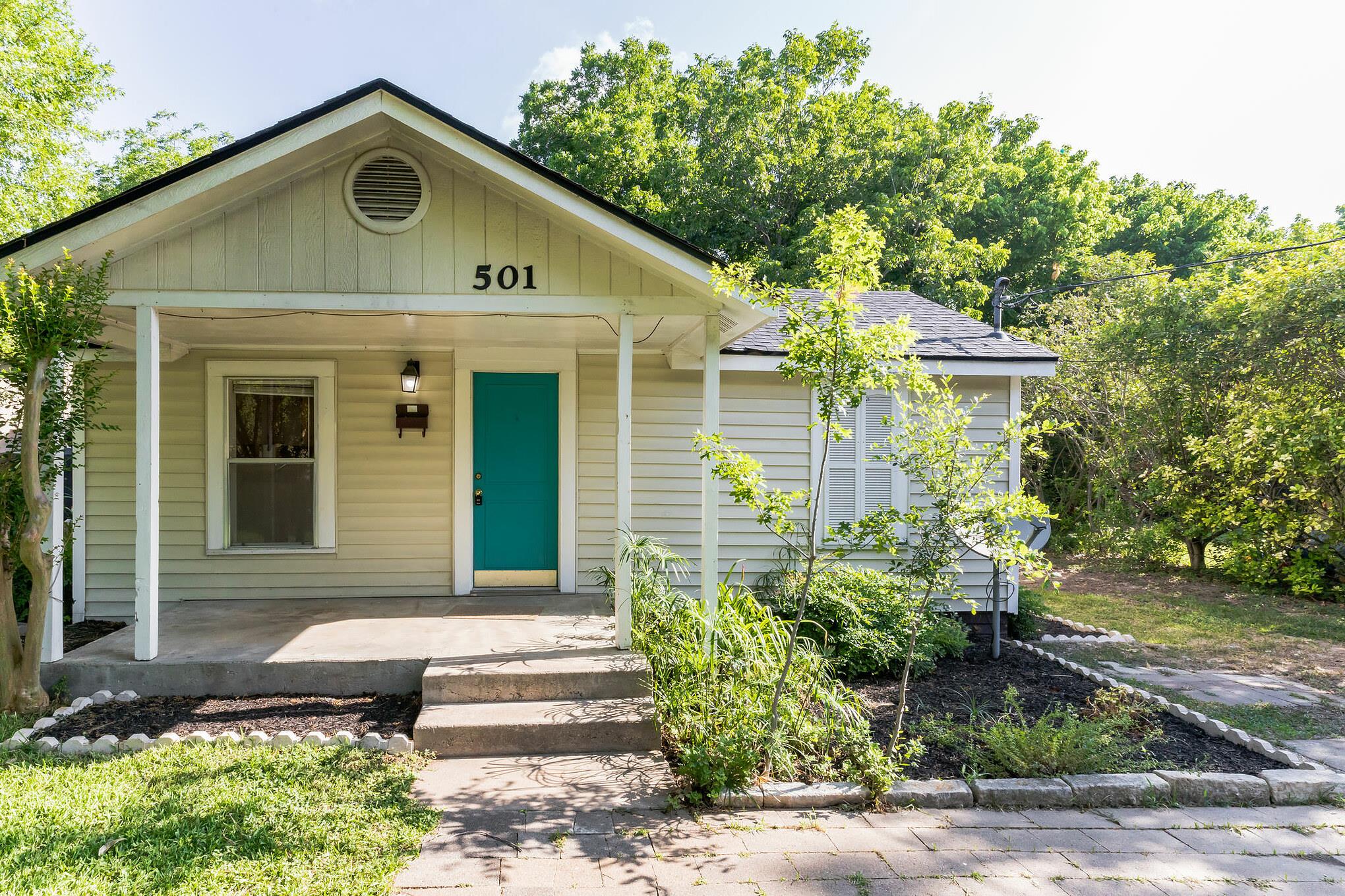 501 E 4th St, Georgetown, TX 78626